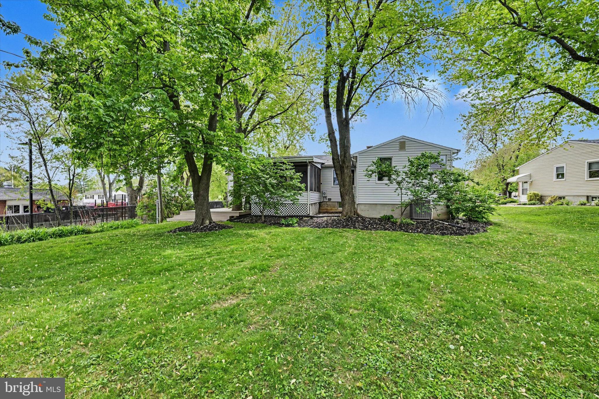 YORK MANOR - Residential