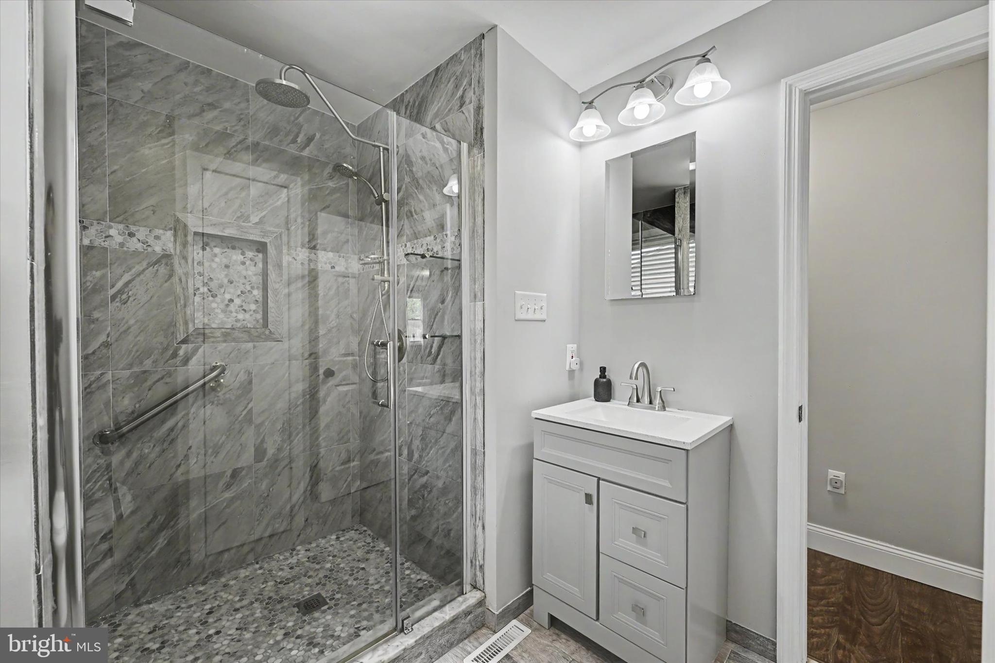 YORK MANOR - Residential