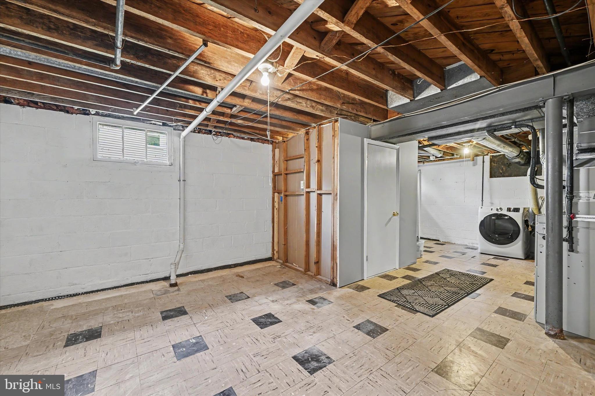 YORK MANOR - Residential