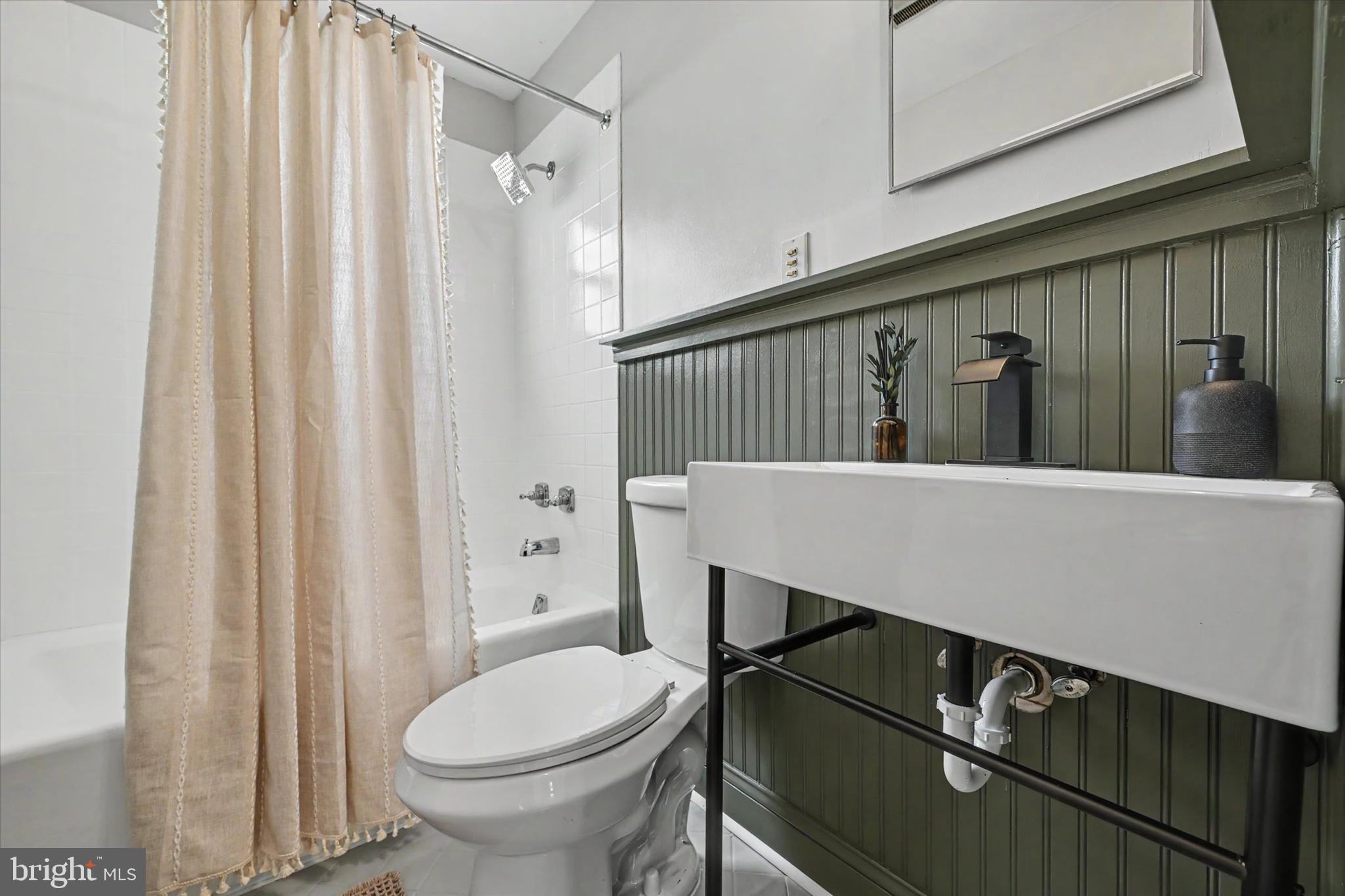 YORK MANOR - Residential