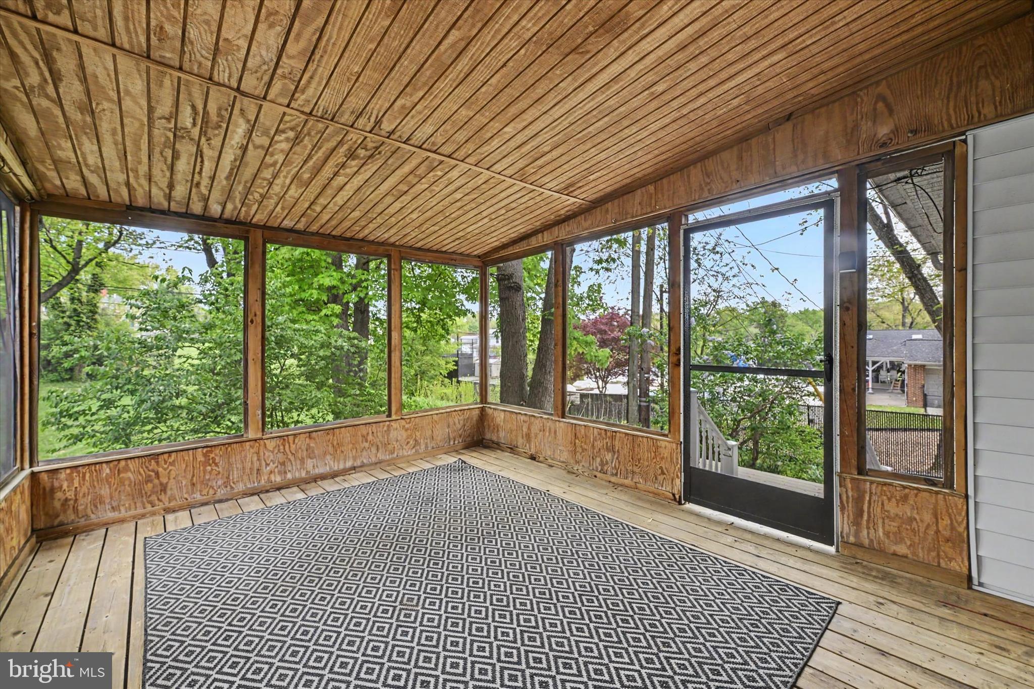 YORK MANOR - Residential