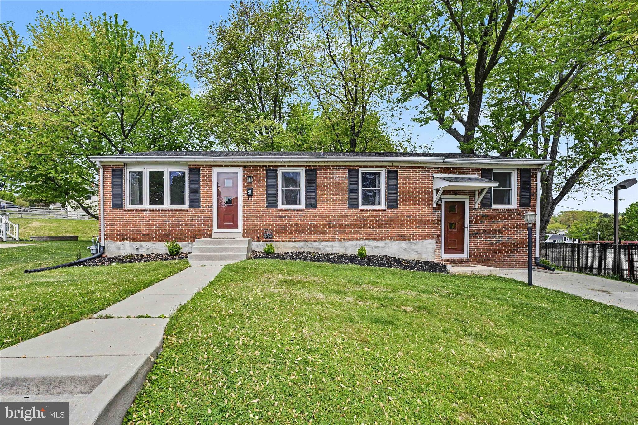 YORK MANOR - Residential