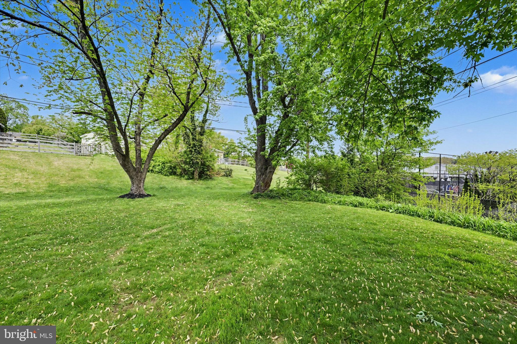YORK MANOR - Residential