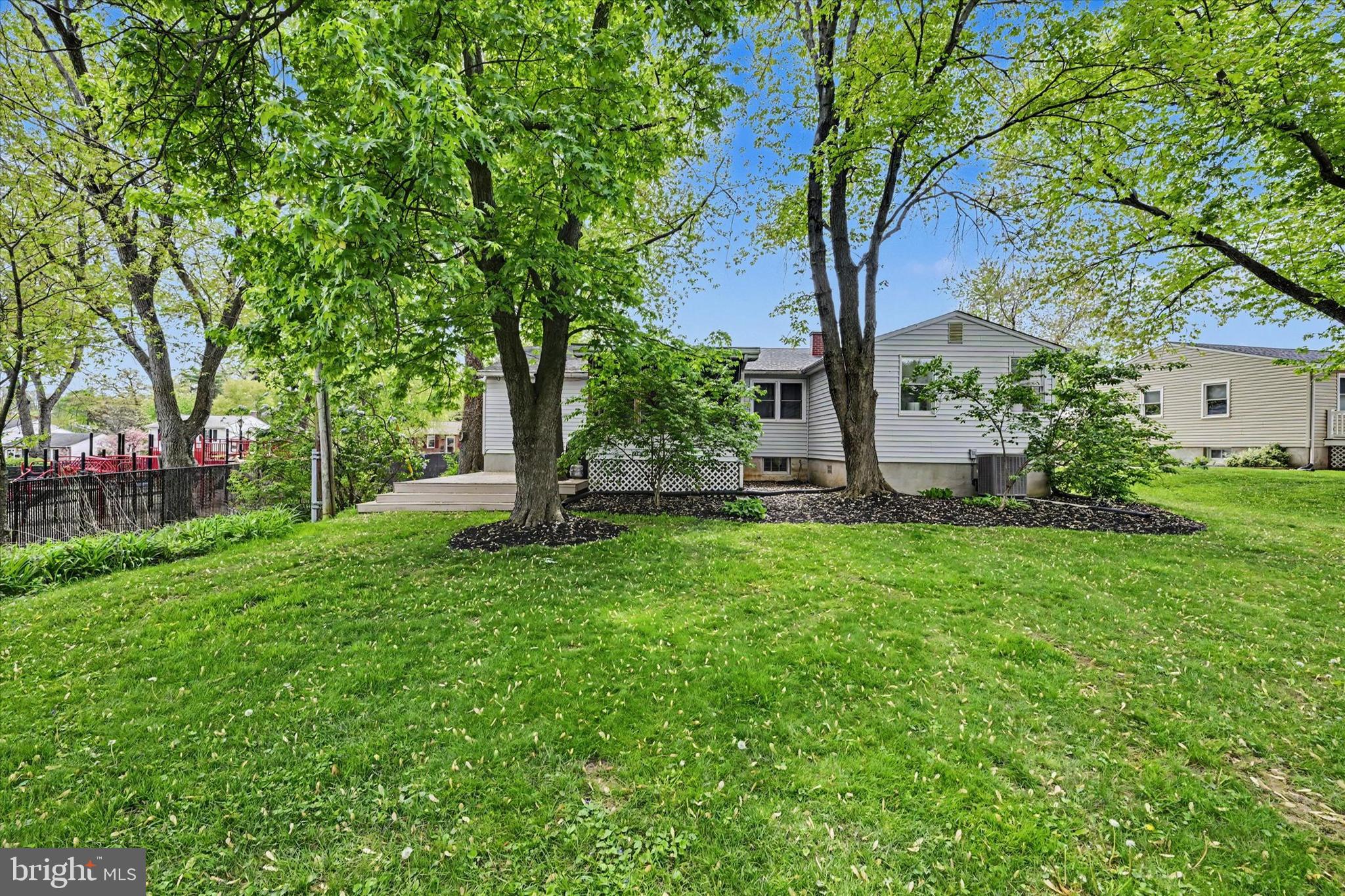 YORK MANOR - Residential