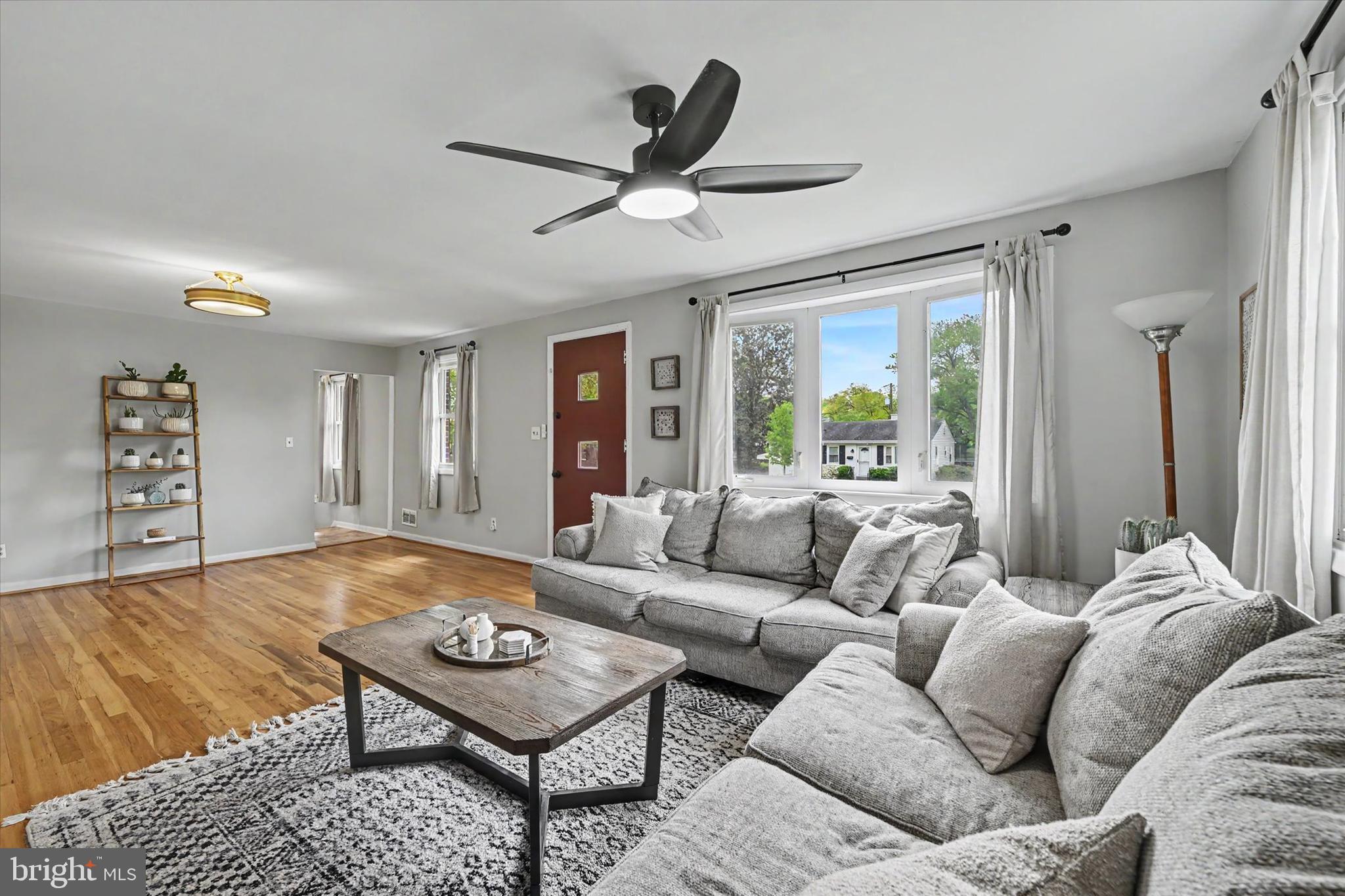 YORK MANOR - Residential