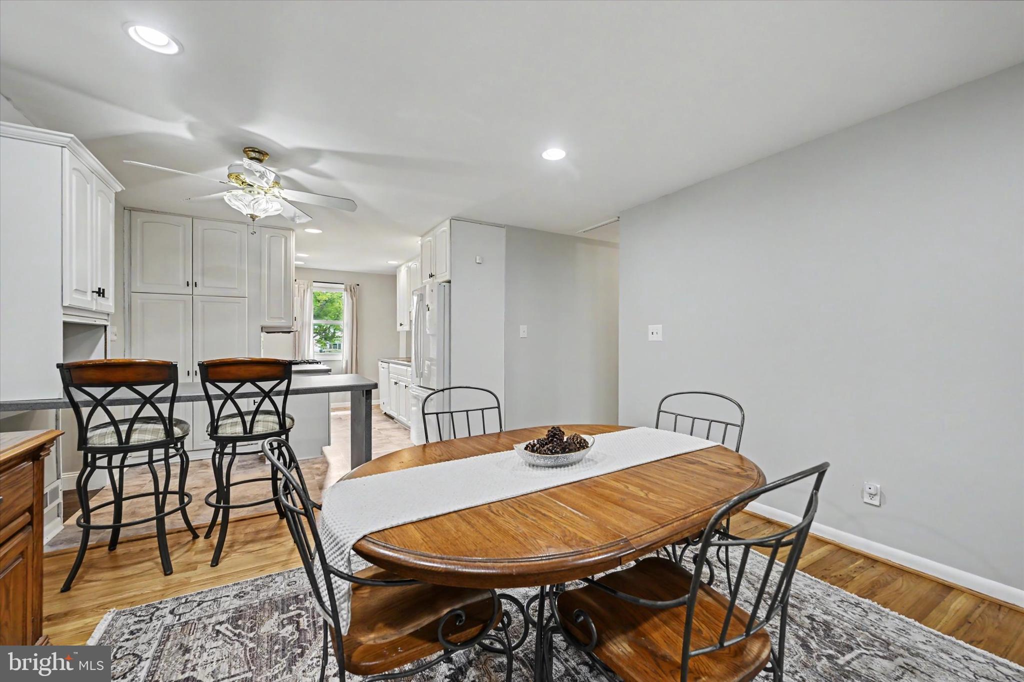 YORK MANOR - Residential