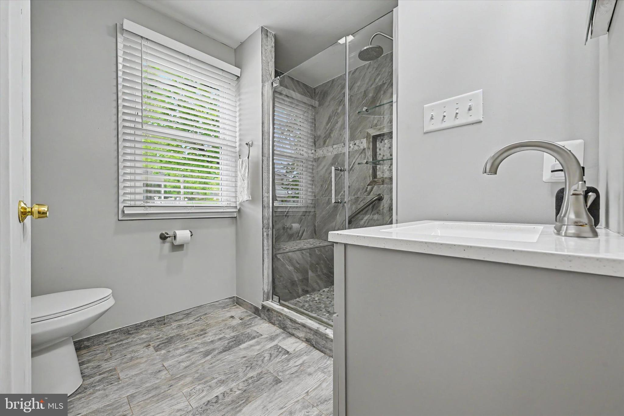 YORK MANOR - Residential