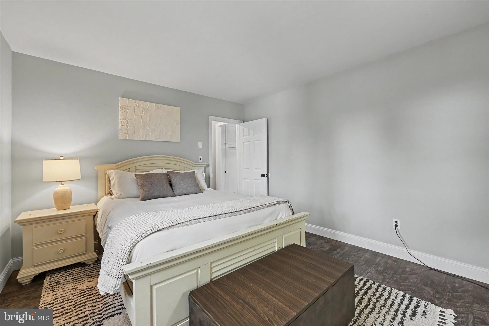 YORK MANOR - Residential