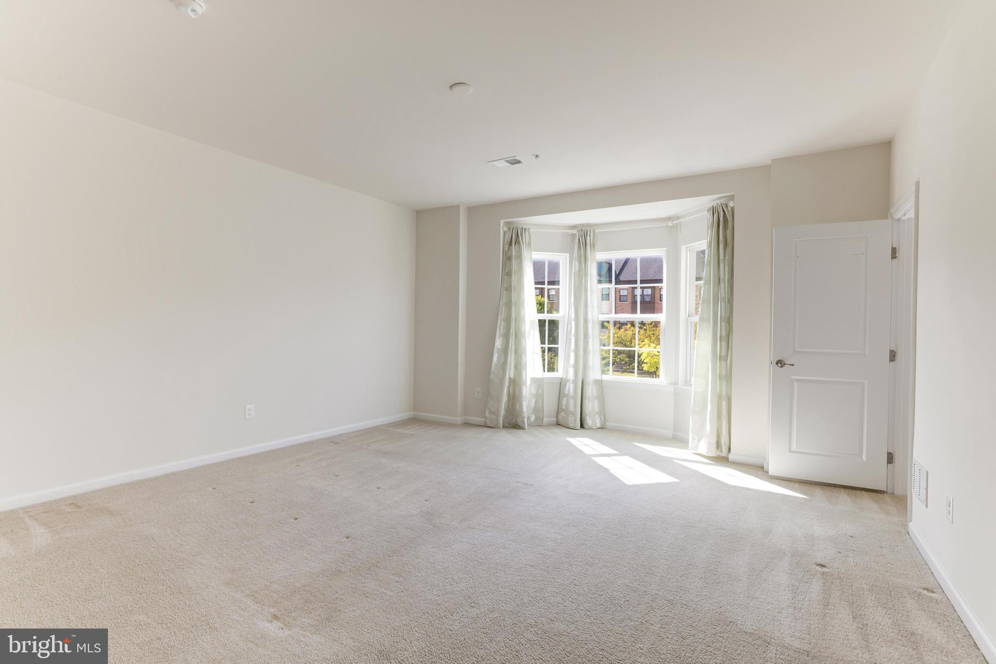 DISCOVERY SQUARE - Residential Lease