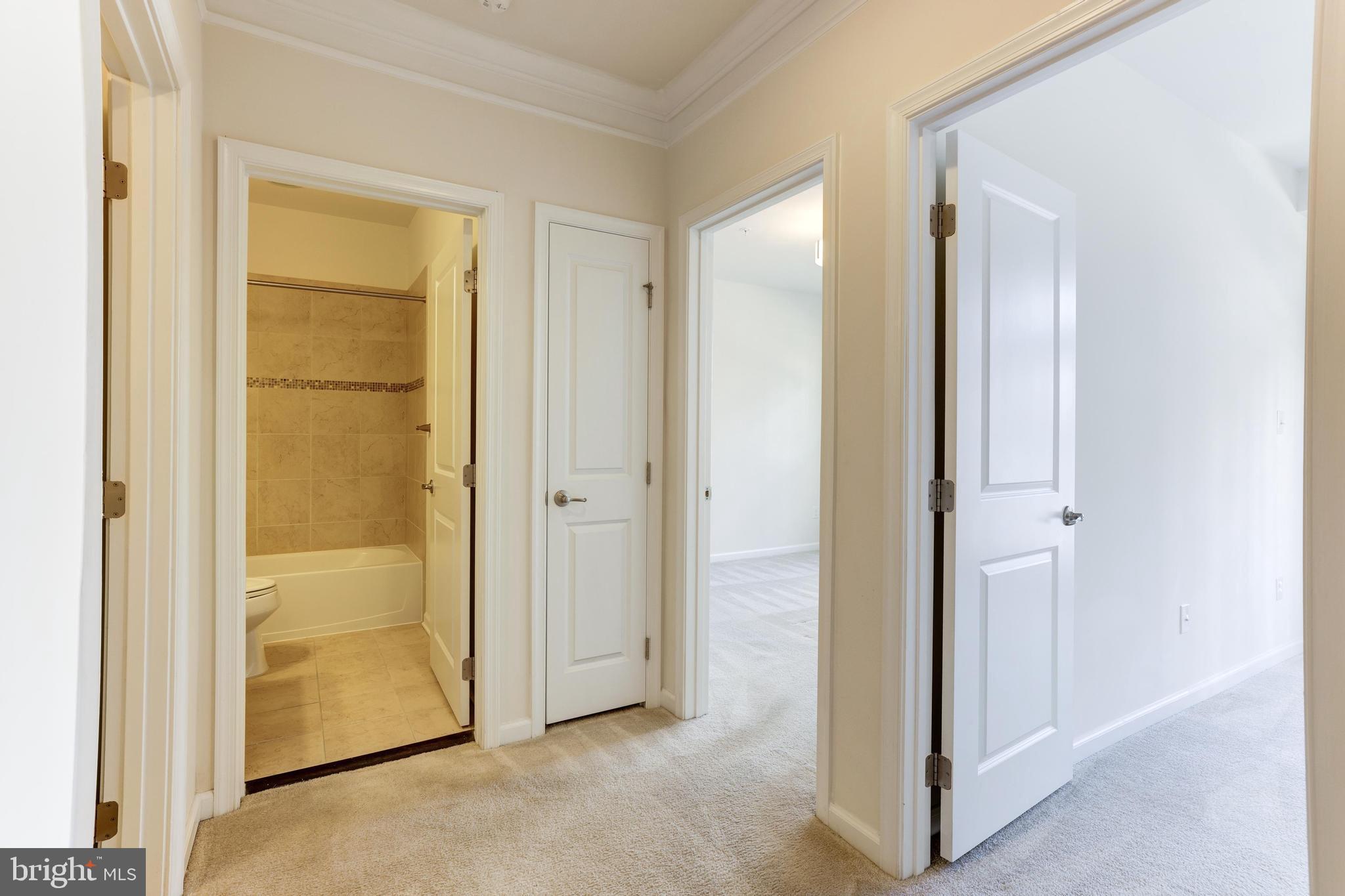 DISCOVERY SQUARE - Residential Lease