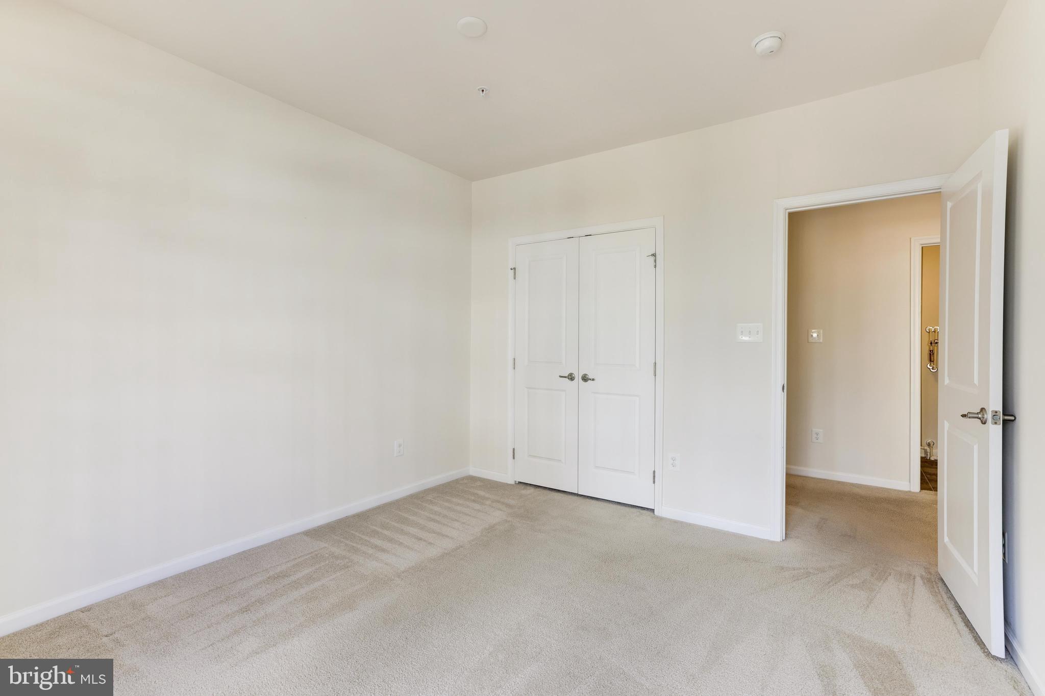 DISCOVERY SQUARE - Residential Lease