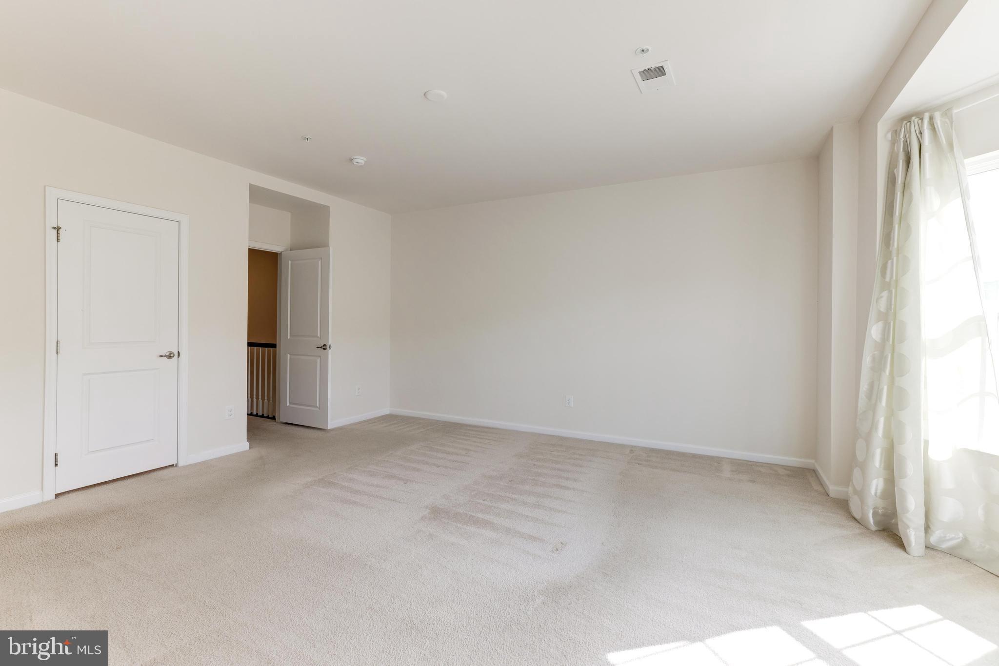 DISCOVERY SQUARE - Residential Lease