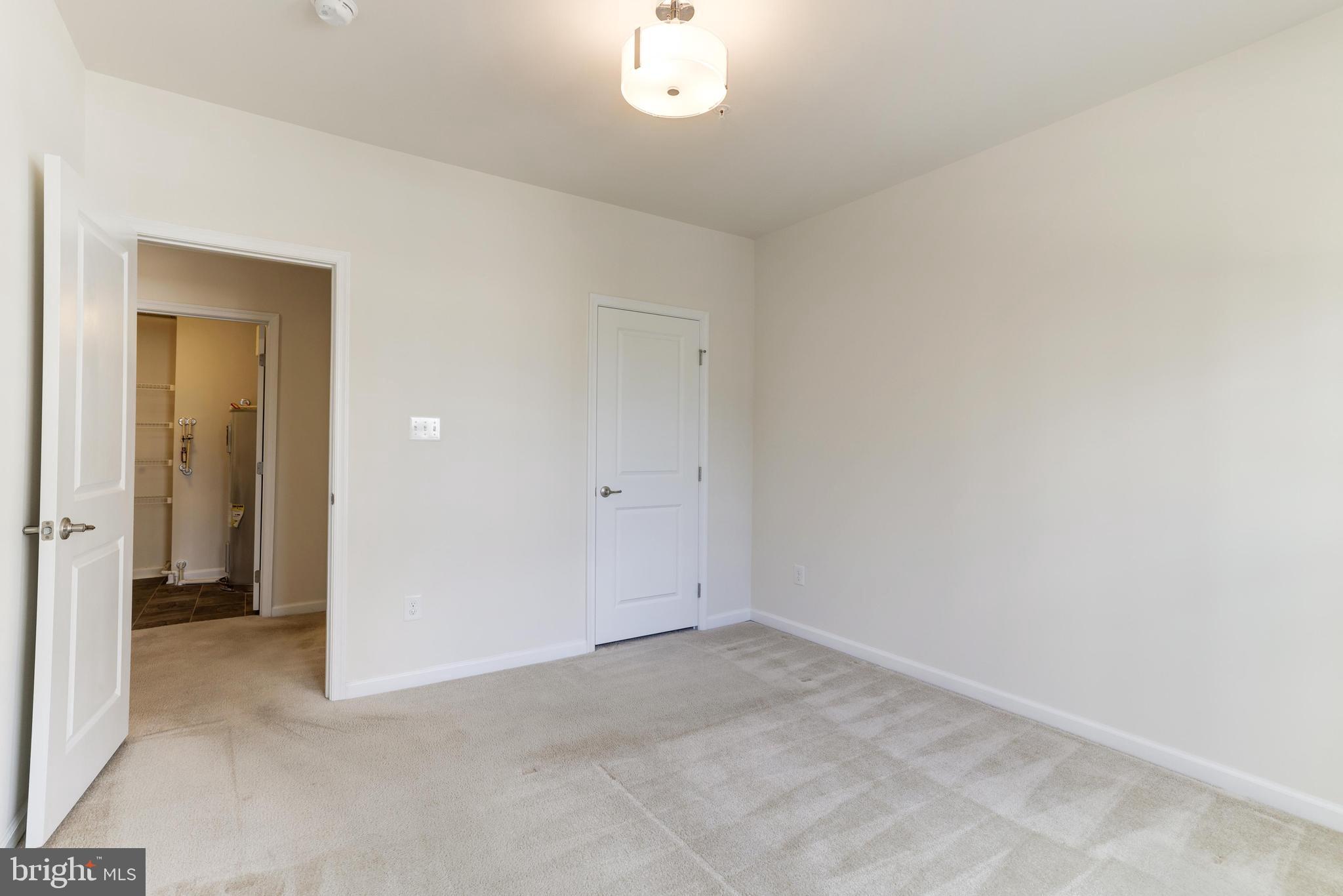 DISCOVERY SQUARE - Residential Lease