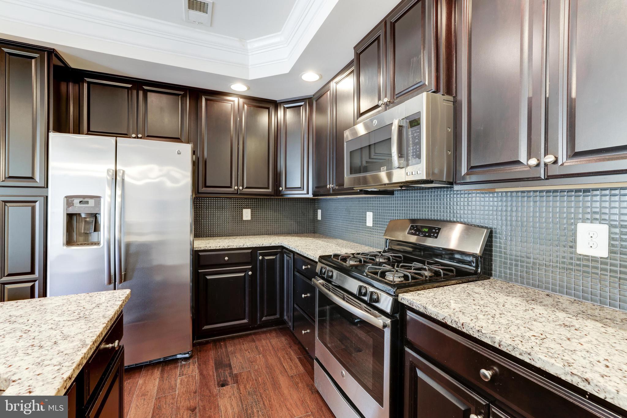 DISCOVERY SQUARE - Residential Lease