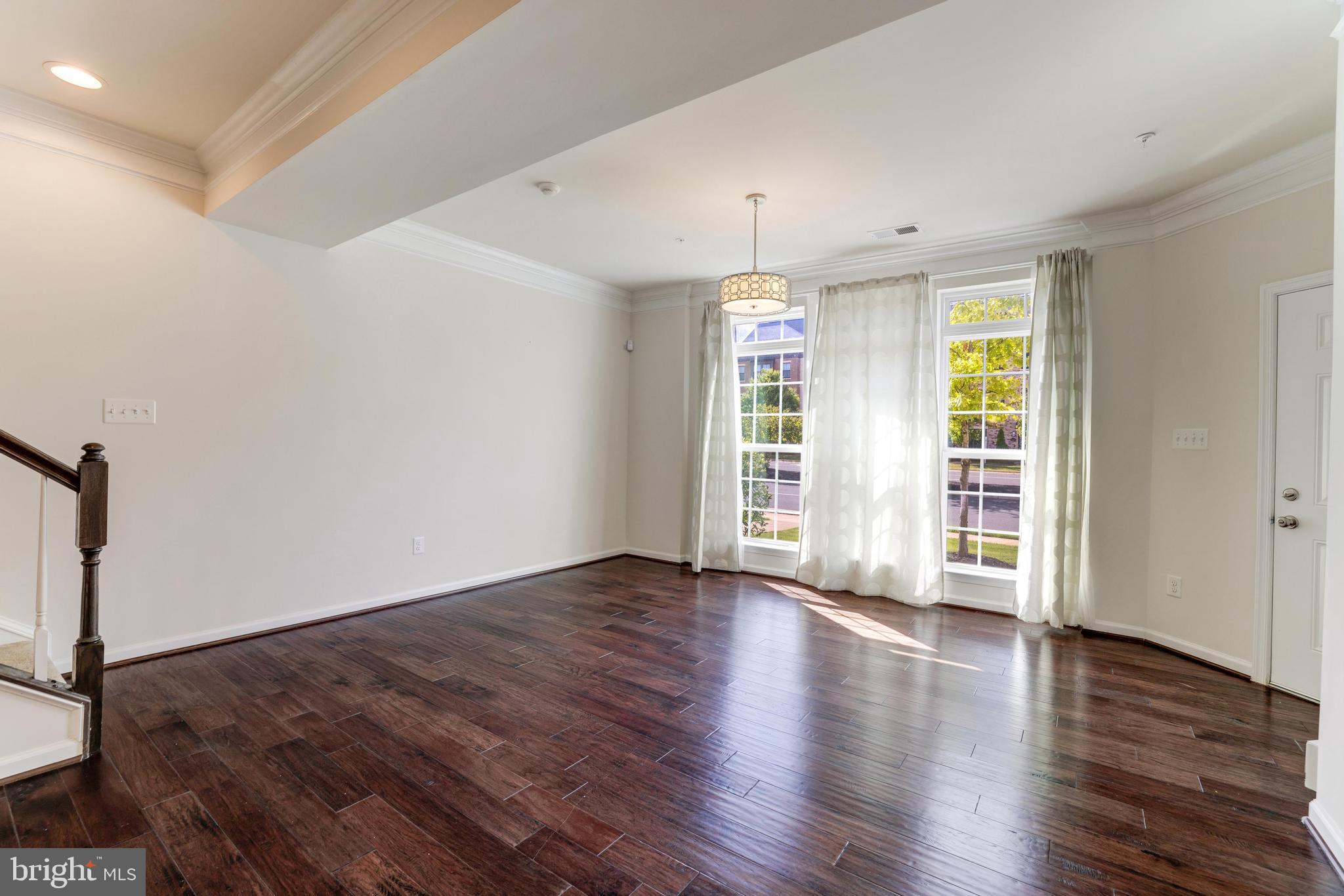 DISCOVERY SQUARE - Residential Lease