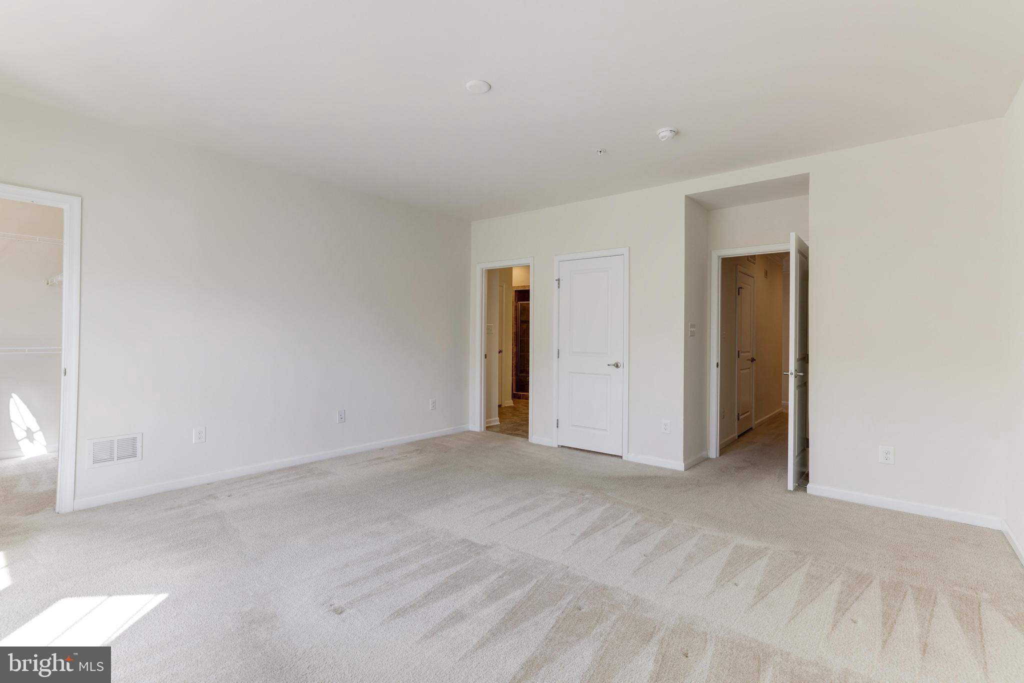 DISCOVERY SQUARE - Residential Lease