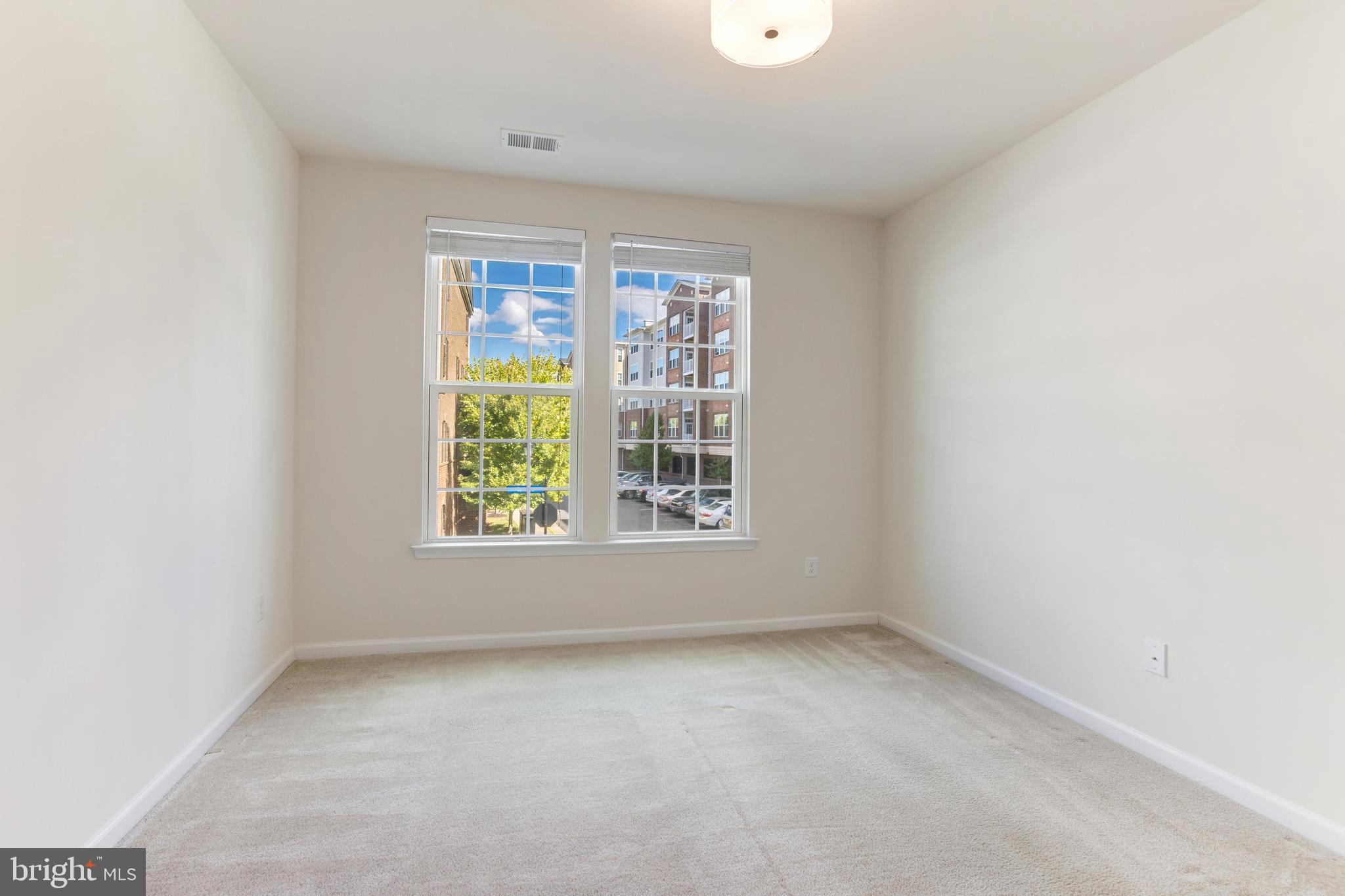 DISCOVERY SQUARE - Residential Lease