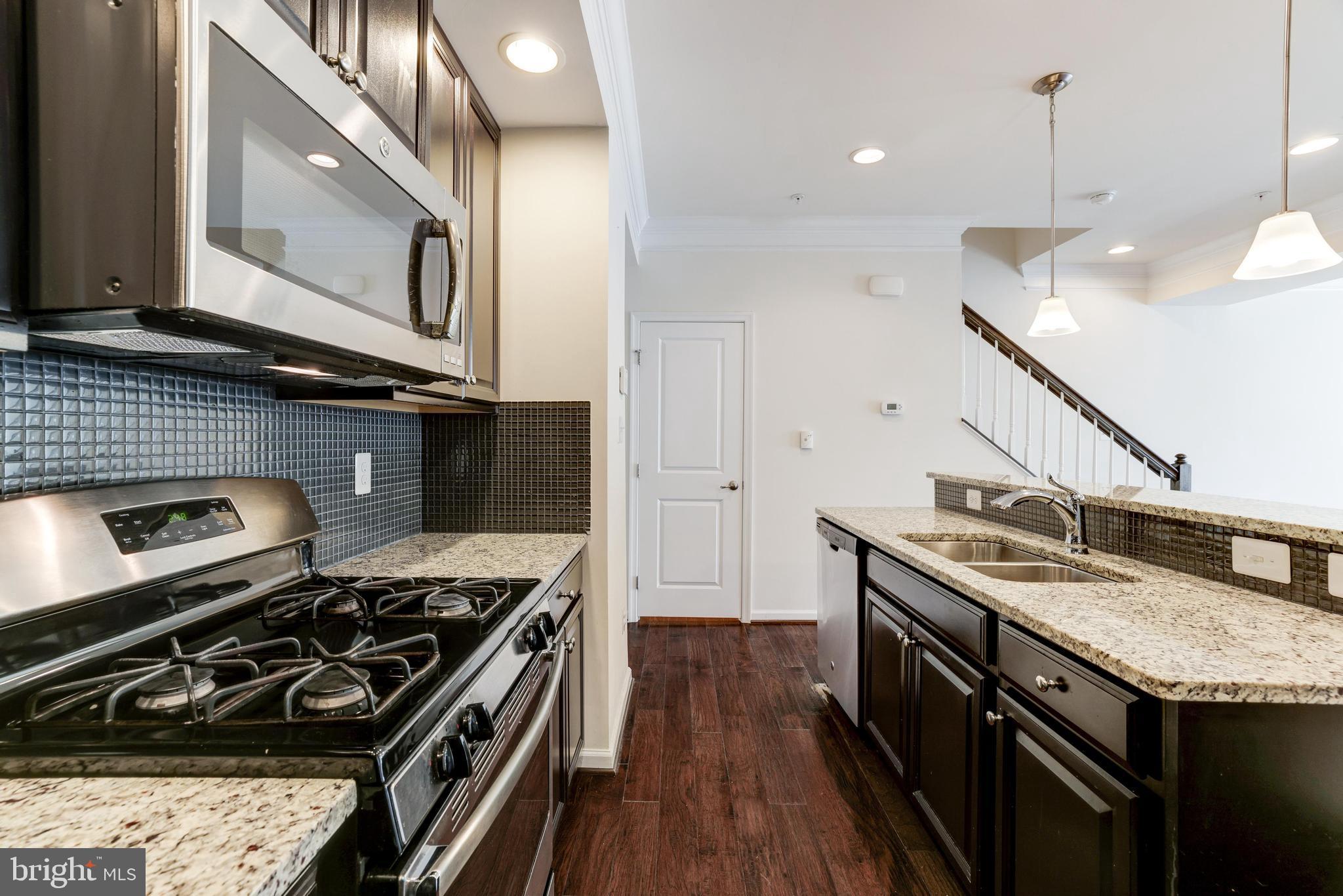 DISCOVERY SQUARE - Residential Lease