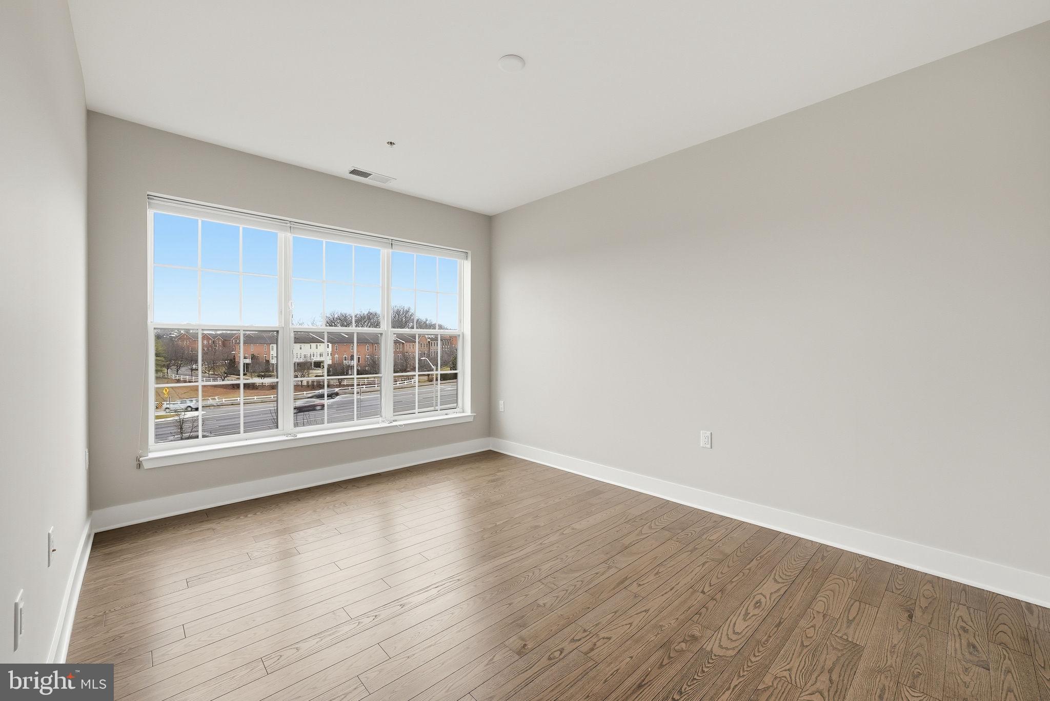 CROWN FARM - Residential