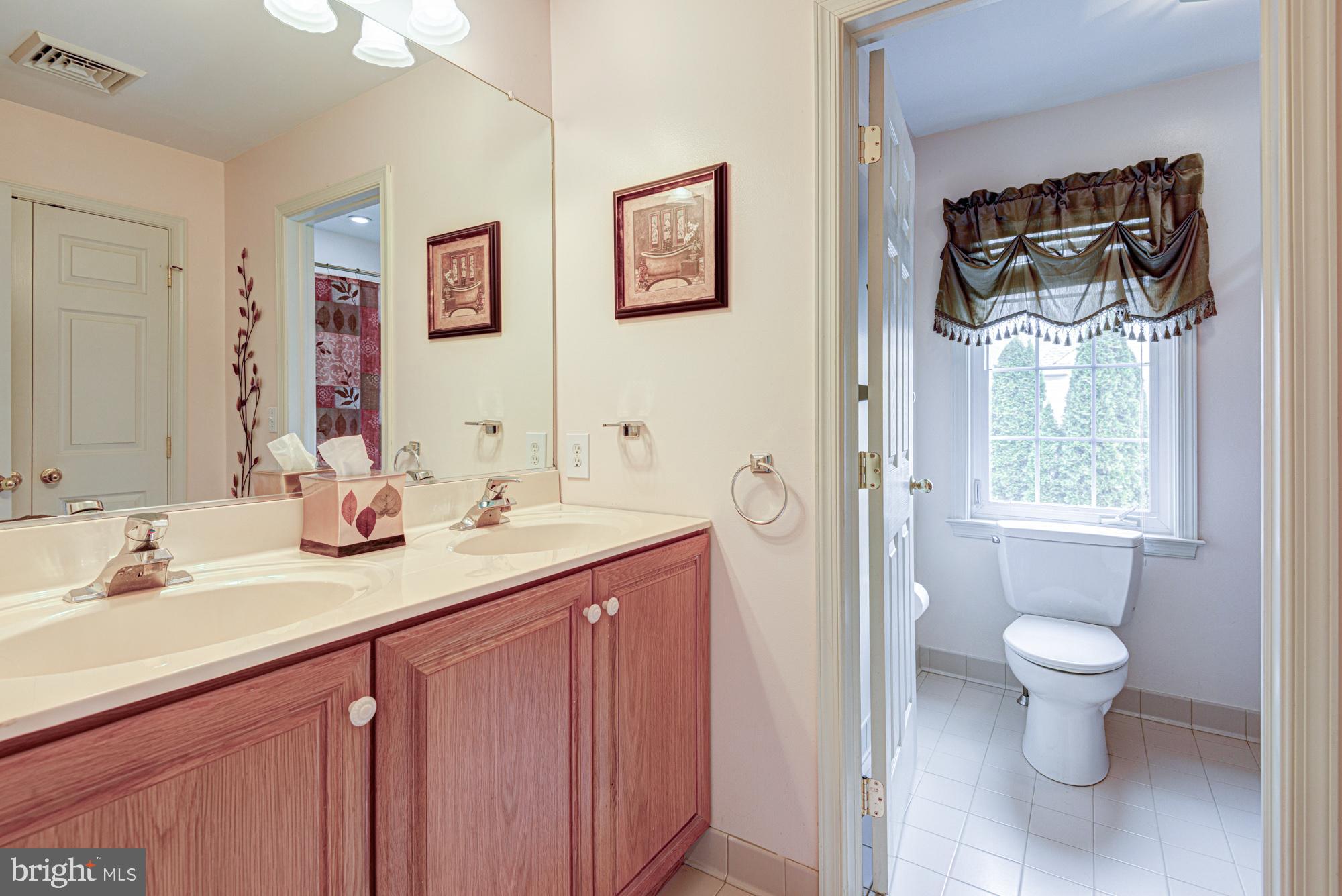 MEADOWCROFT KNOLL - Residential