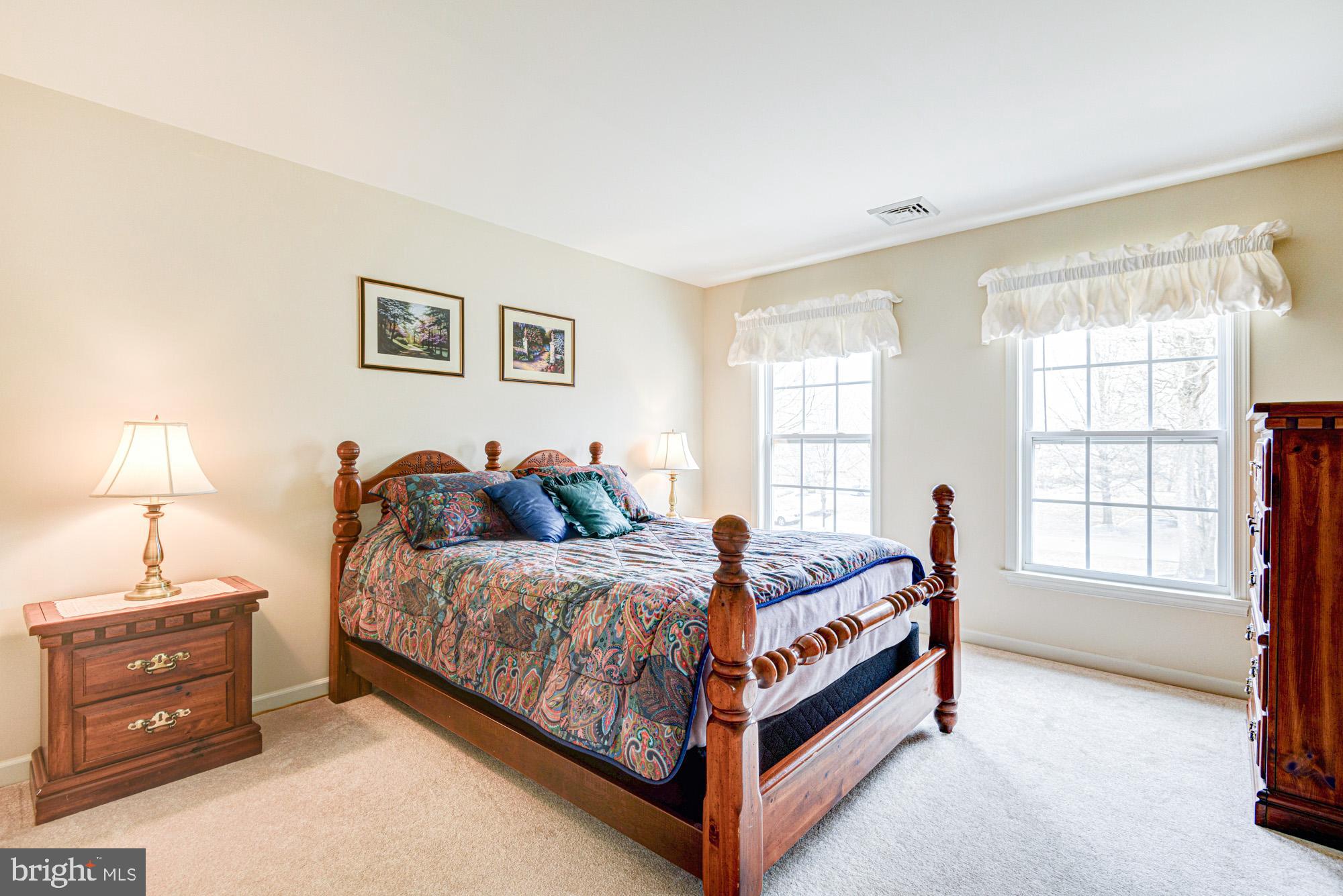 MEADOWCROFT KNOLL - Residential