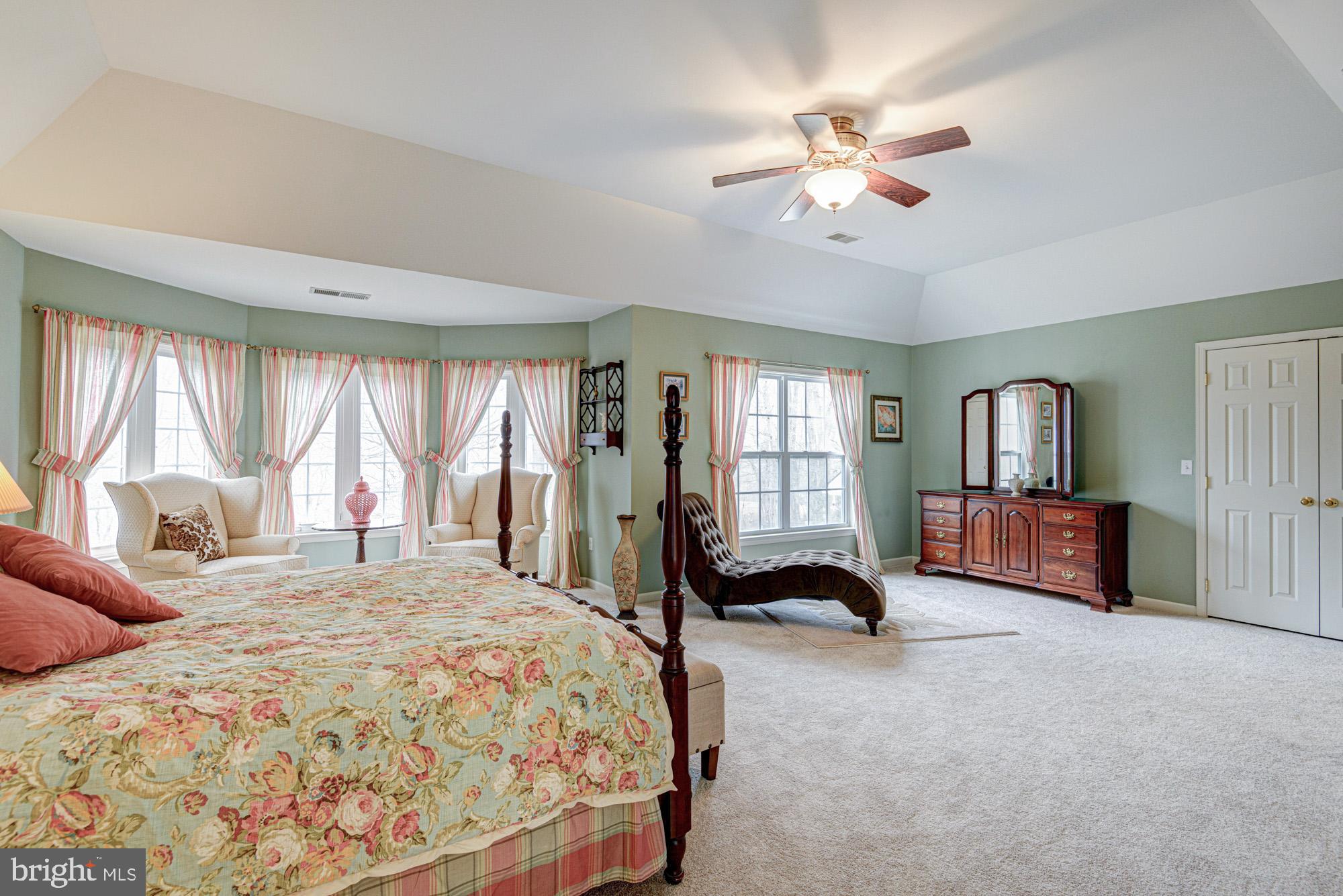 MEADOWCROFT KNOLL - Residential