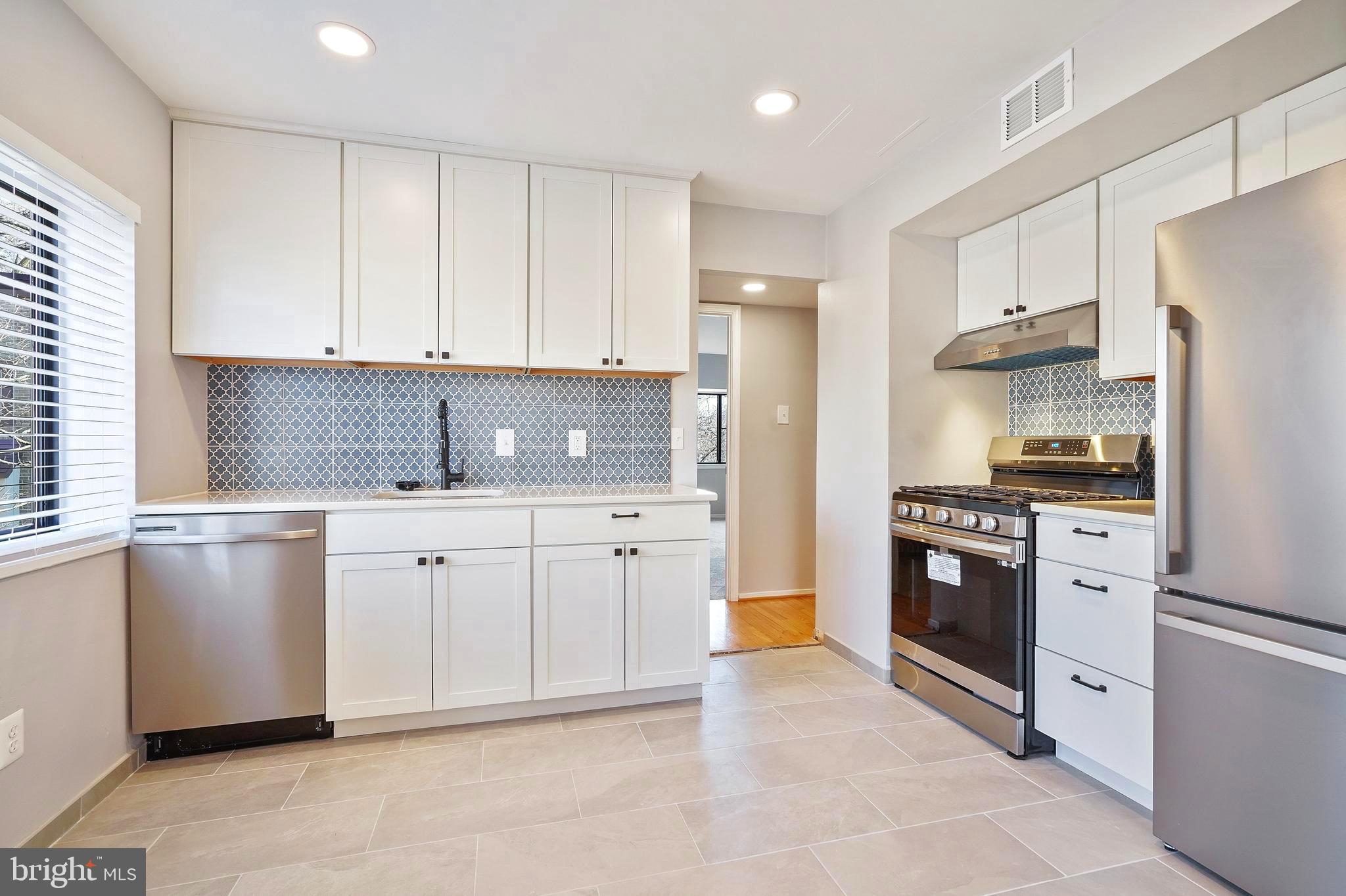 BENTANA PARK - Residential