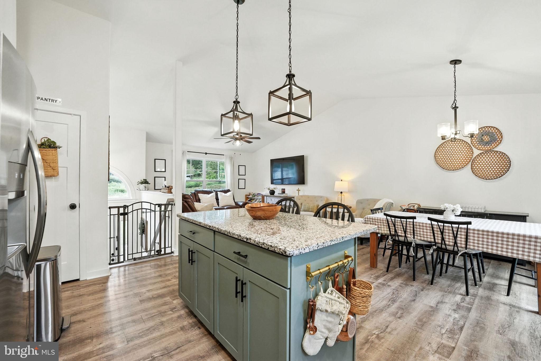 LAKE ARROWHEAD - Residential