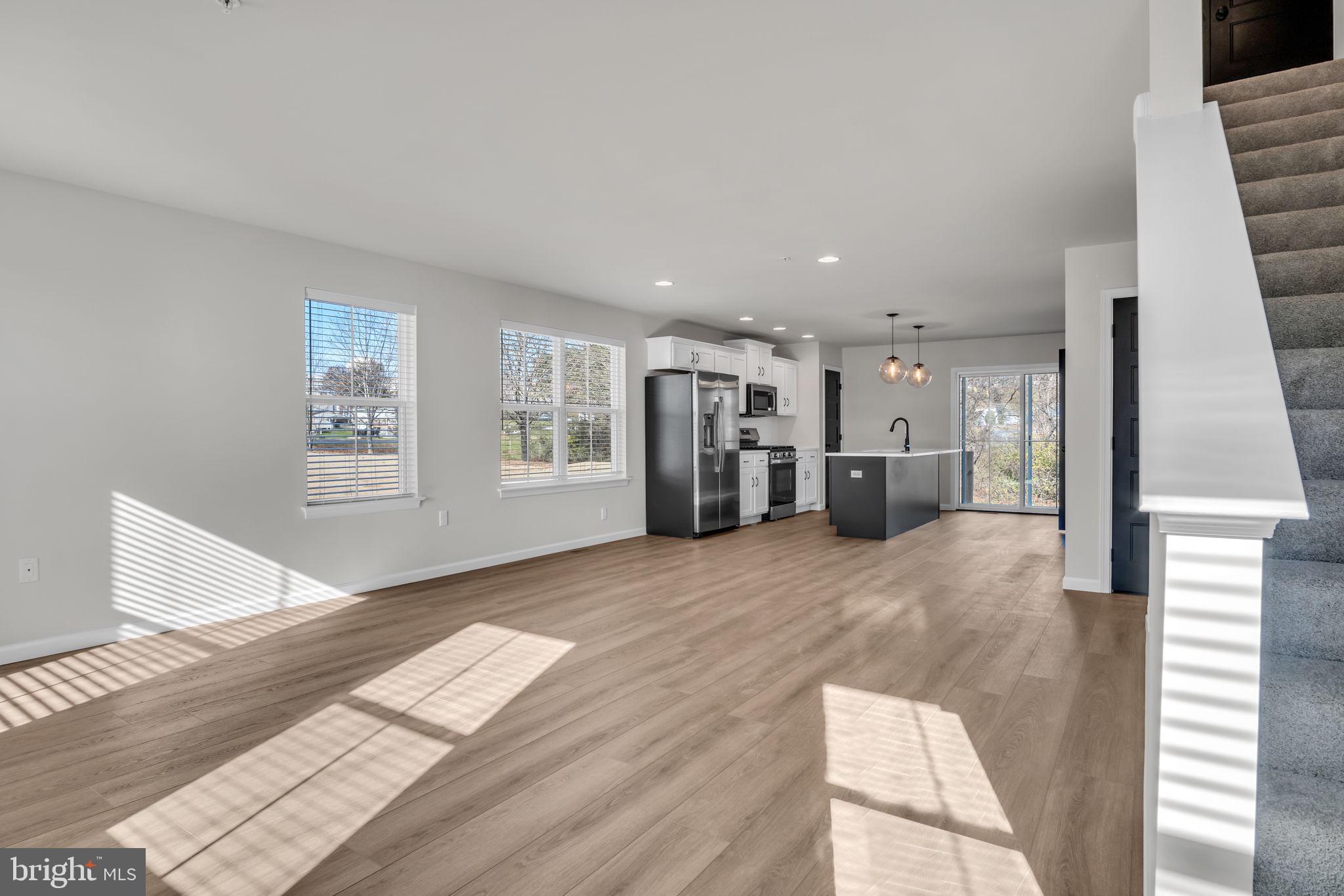 CREEK TERRACE - Residential