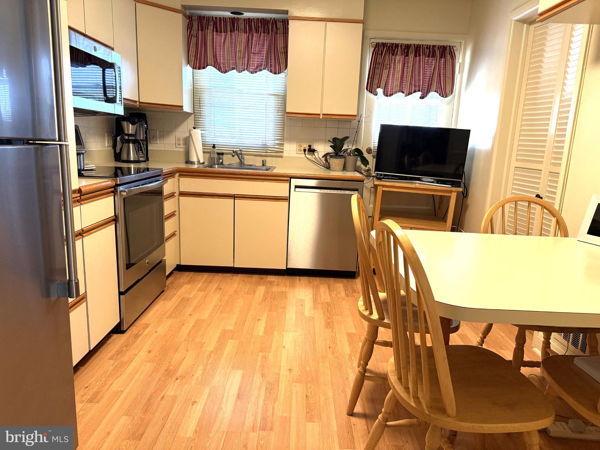 GREEN SPRING MANOR - Residential