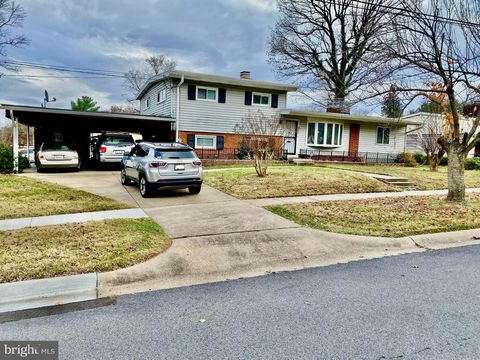 Photo of 405 Linthicum Street, ROCKVILLE, MD 20851 (MLS # MDMC2208768)