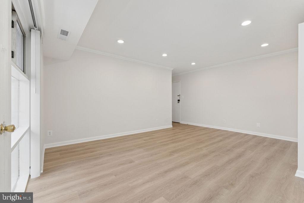 4367 AMERICANA DRIVE D 102