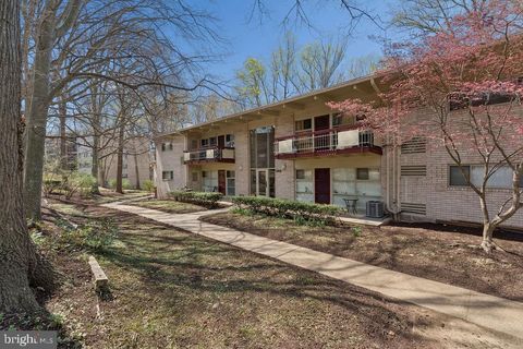 Condo For Sale - 4367 Americana Drive #102<br/> Fairfax County, ANNANDALE, VA 22003