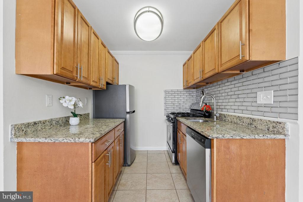 HERITAGE WOODS - Residential