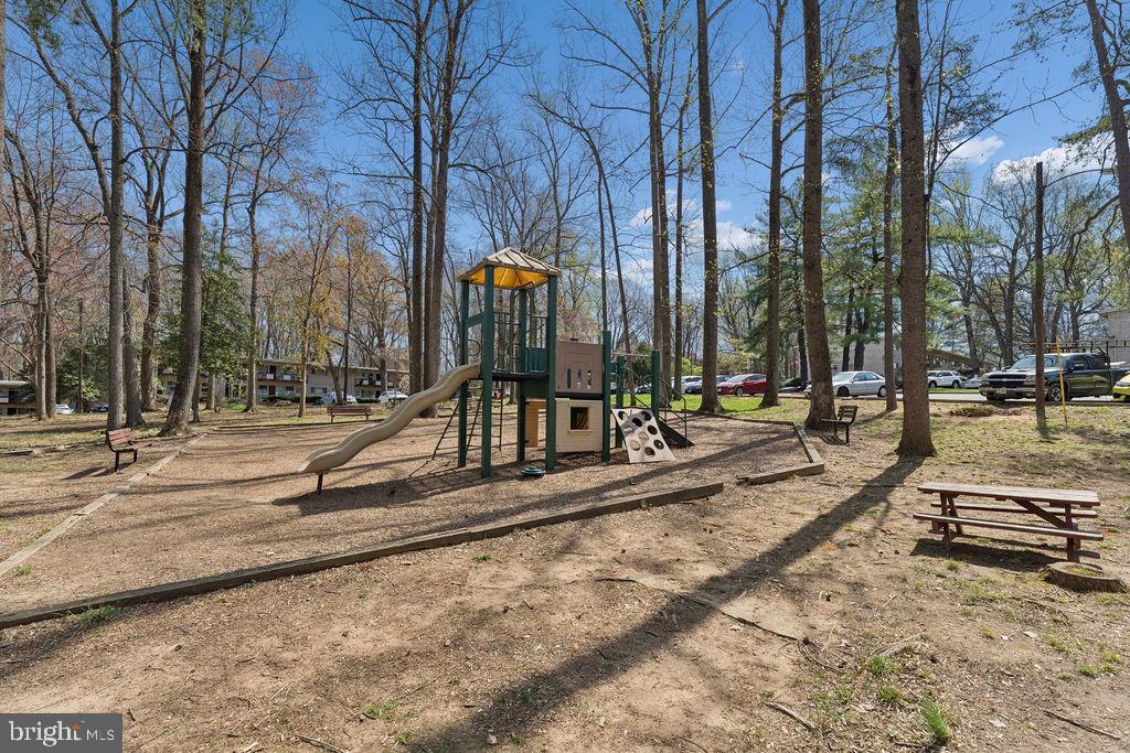 HERITAGE WOODS - Residential