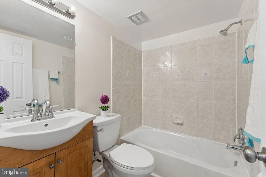 HERITAGE WOODS - Residential