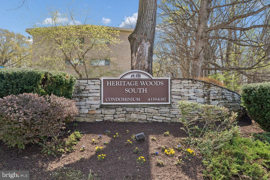 HERITAGE WOODS - Residential