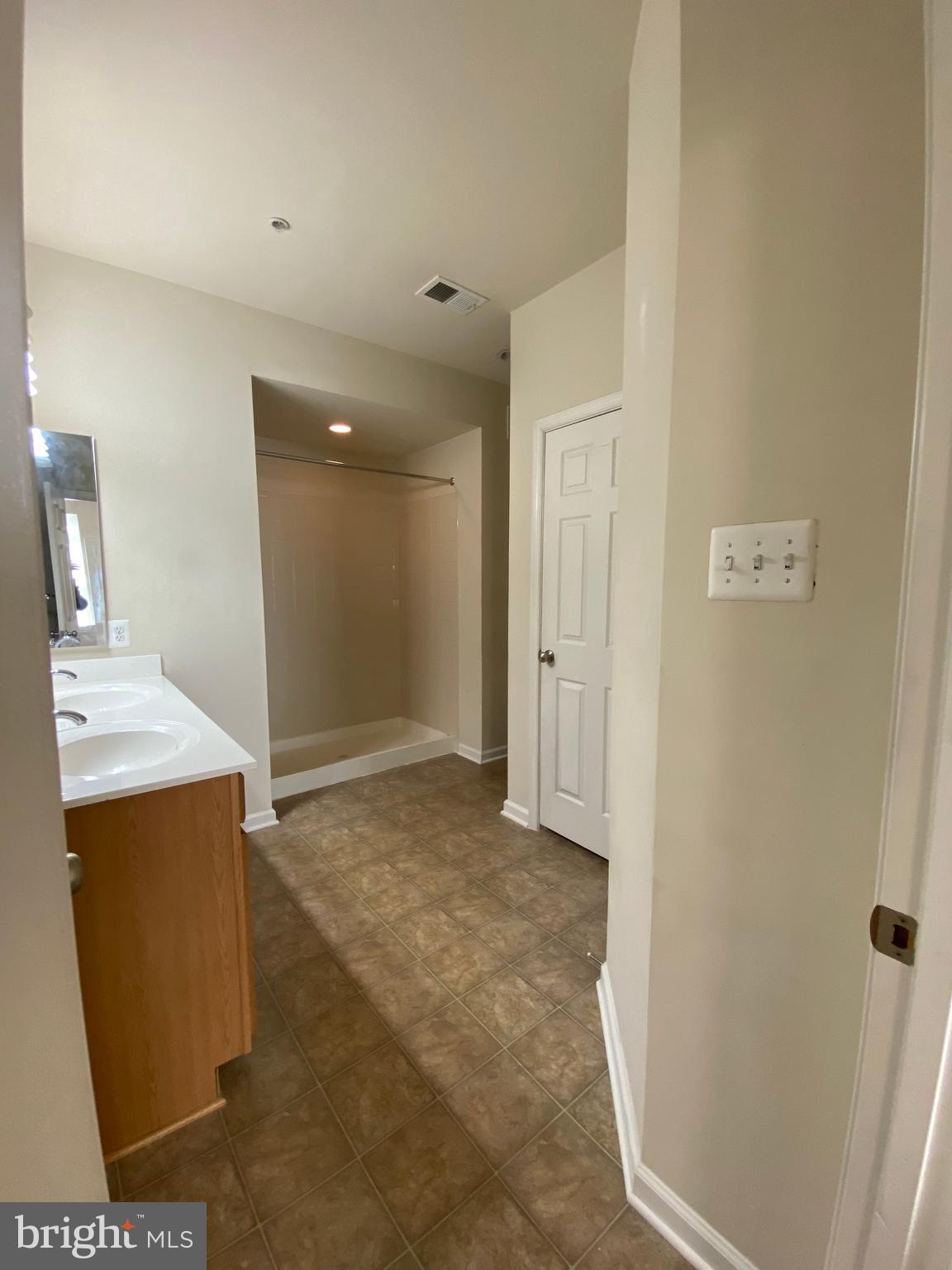 VIRGINIA LANDING - Residential