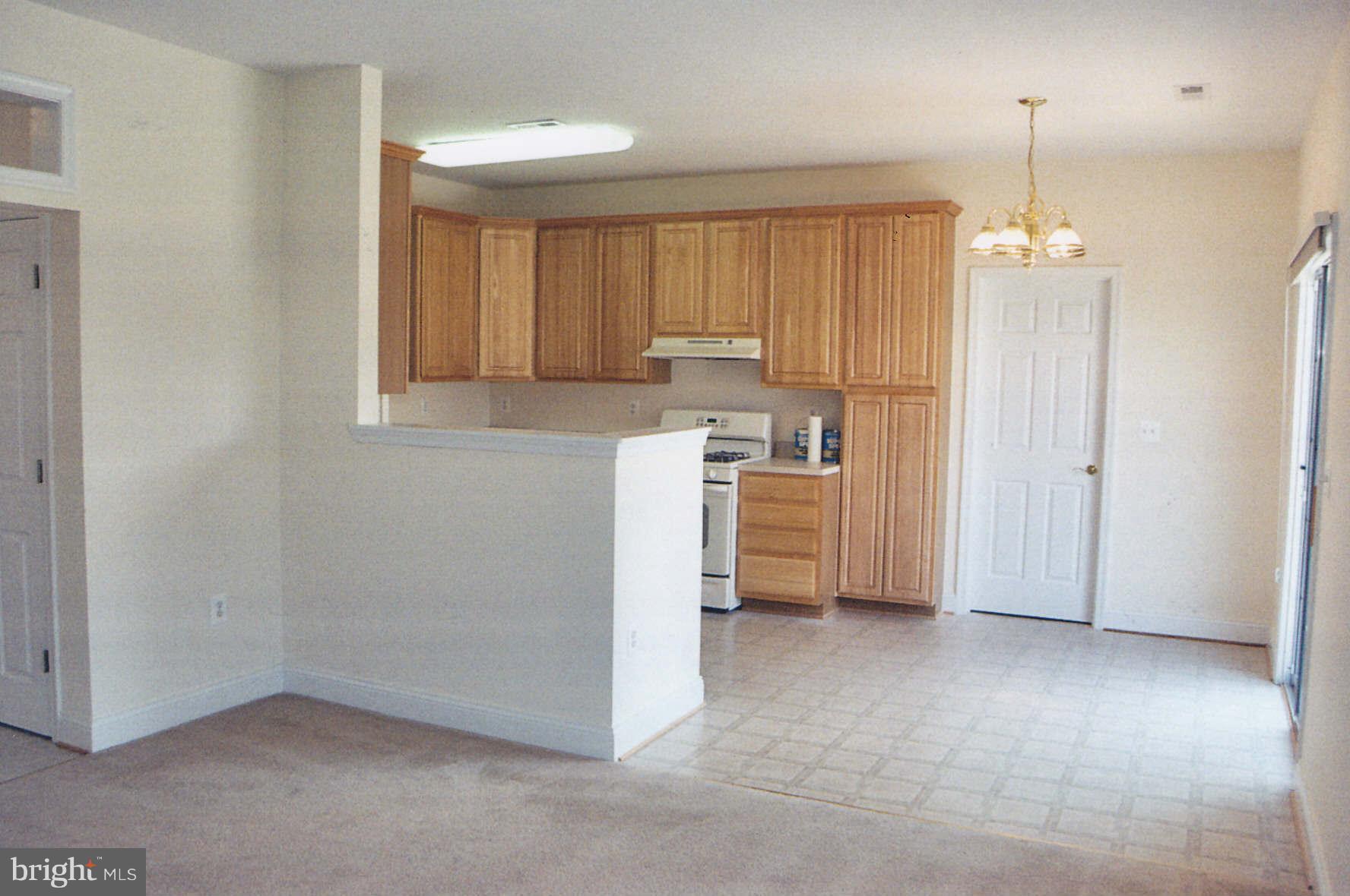 WESTBURY - Residential Lease