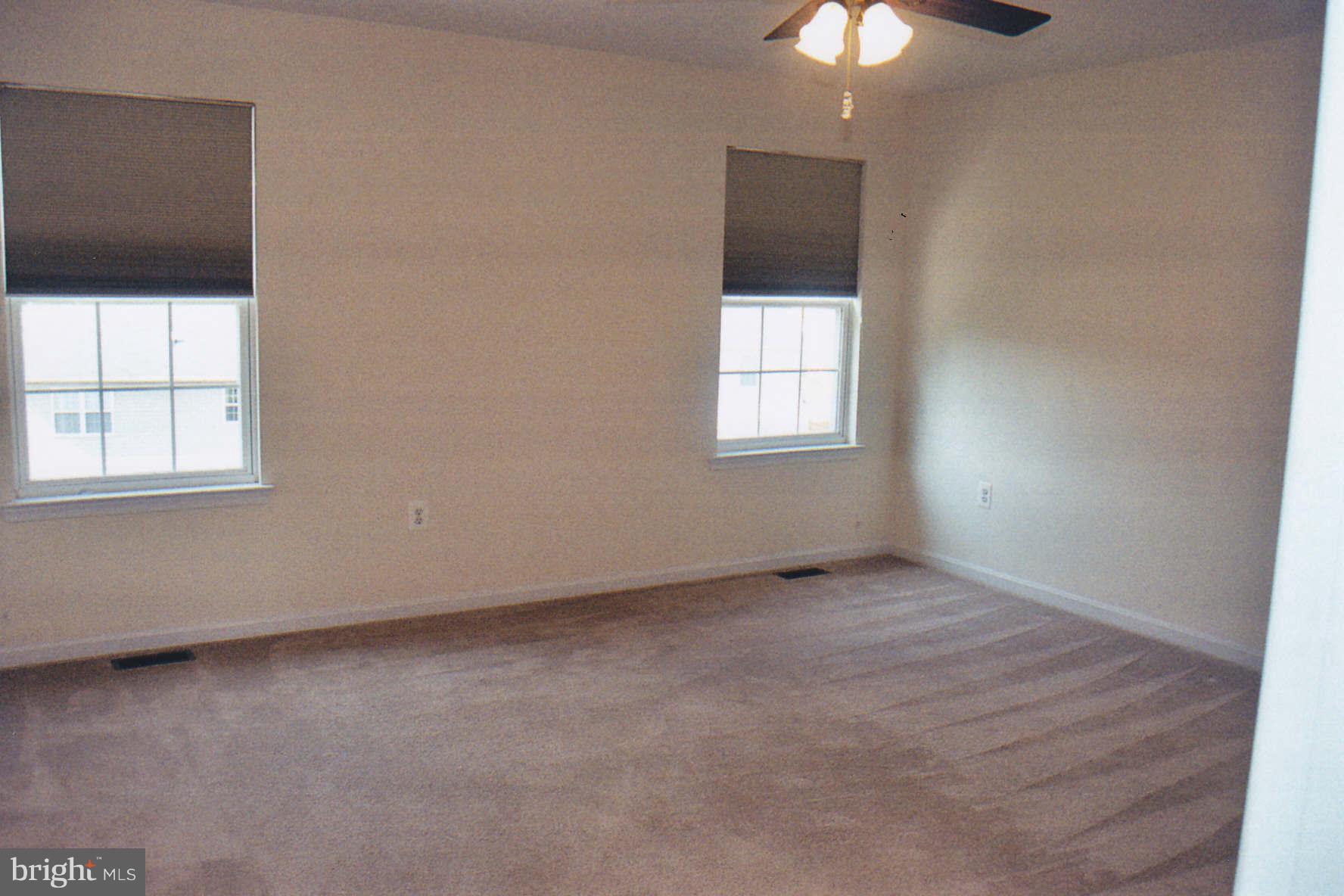 WESTBURY - Residential Lease