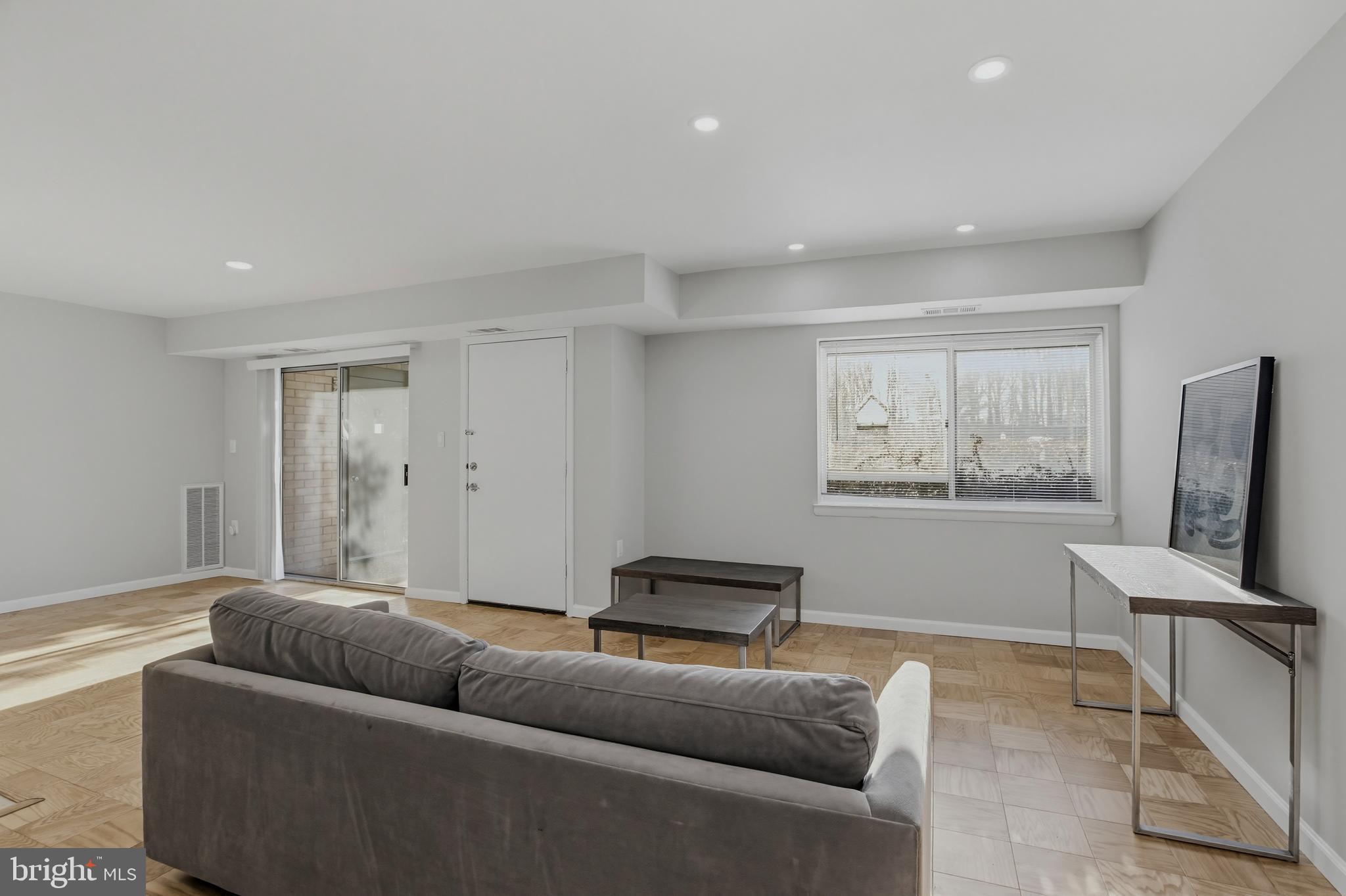 BETHESDA PARK - Residential