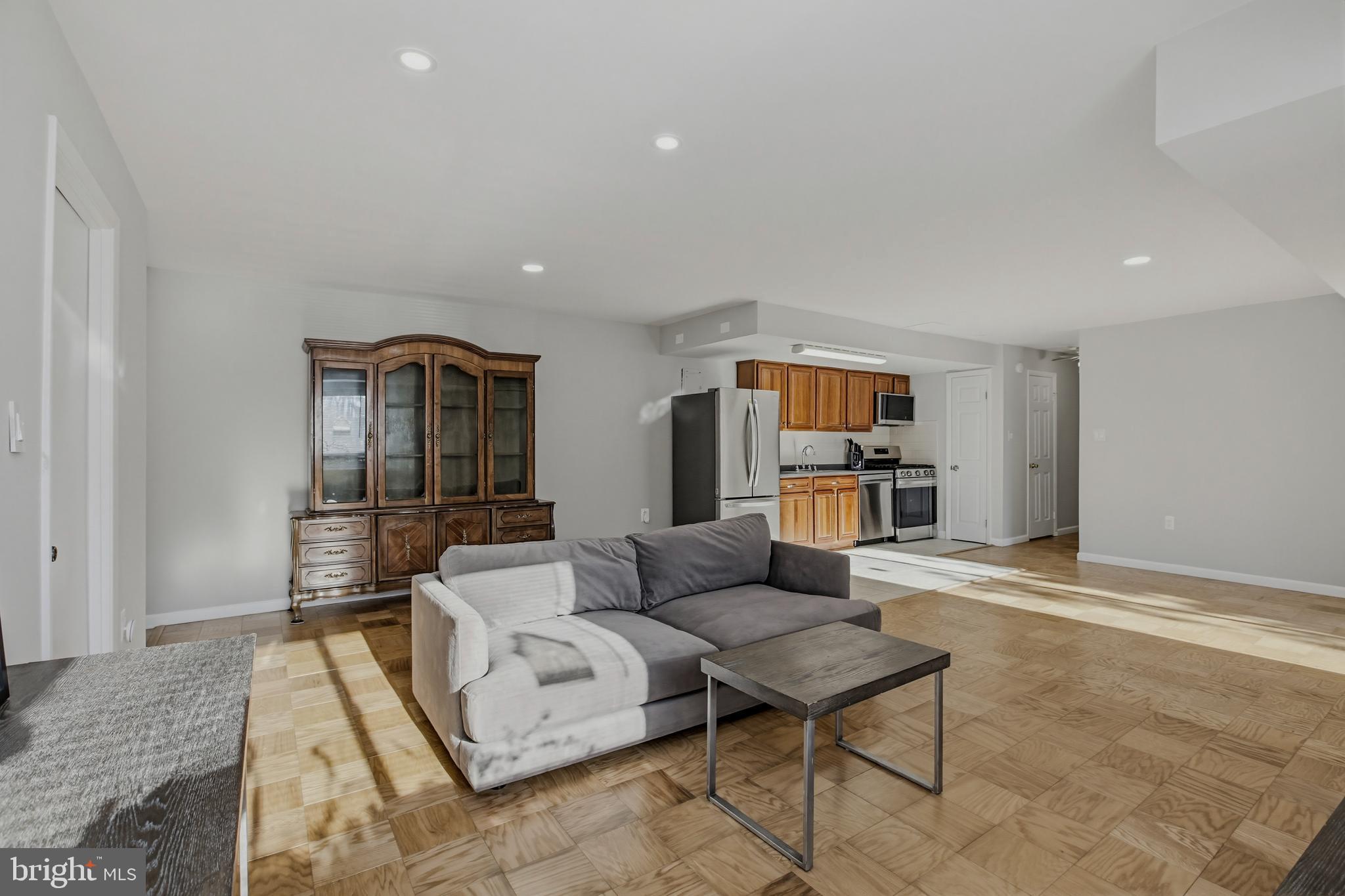 BETHESDA PARK - Residential