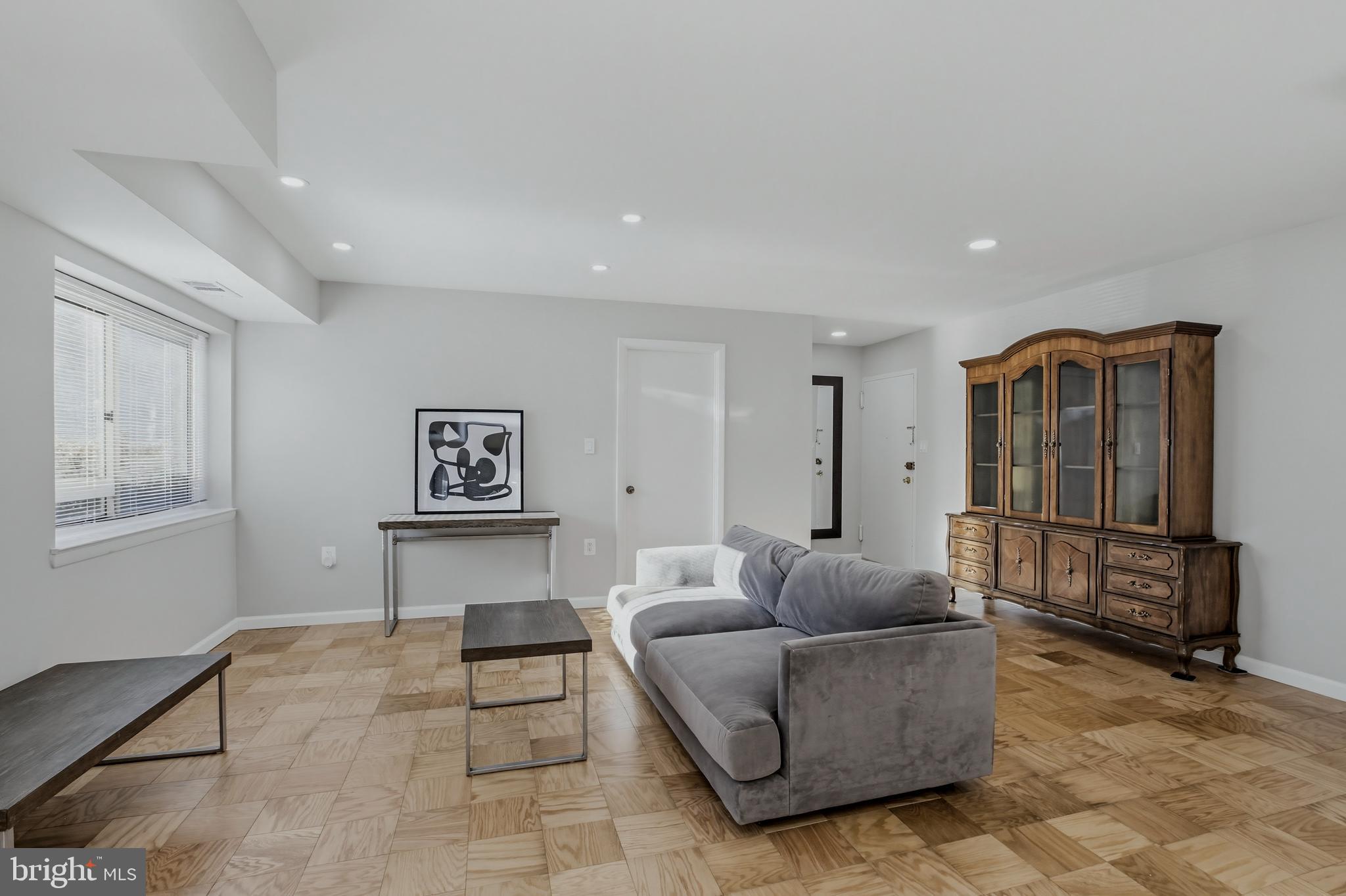 BETHESDA PARK - Residential