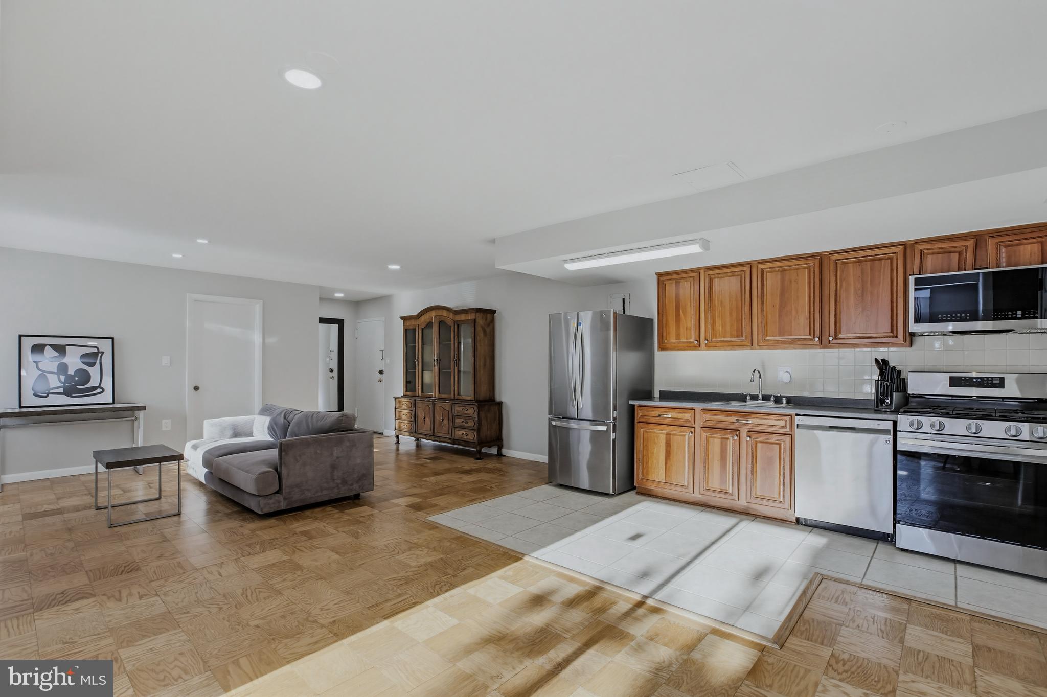 BETHESDA PARK - Residential