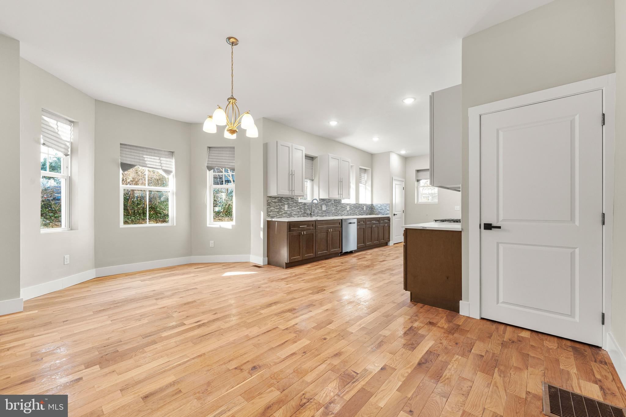 5039 SCHUYLER STREET