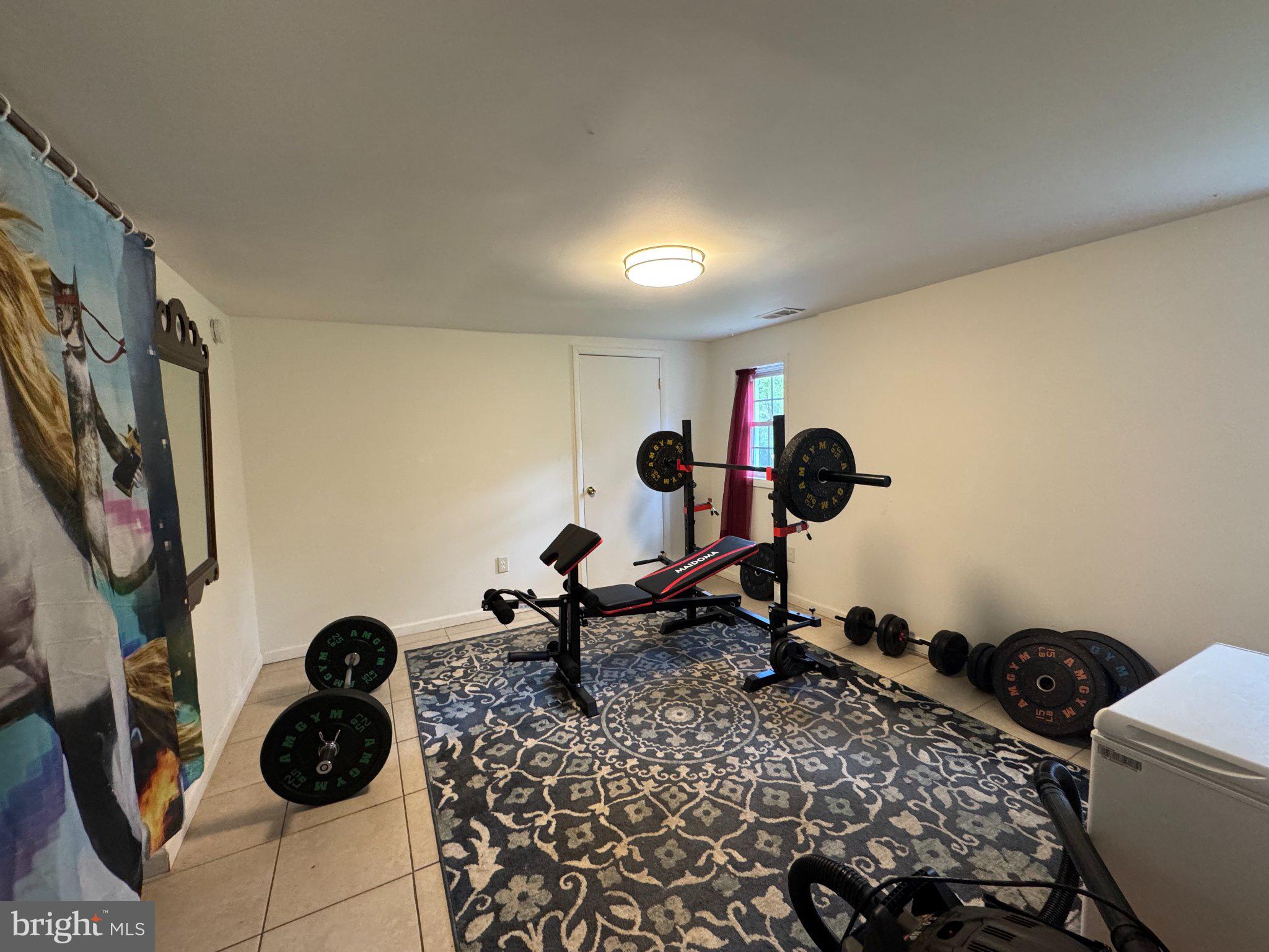 LAKE FRONT ROYAL - Residential