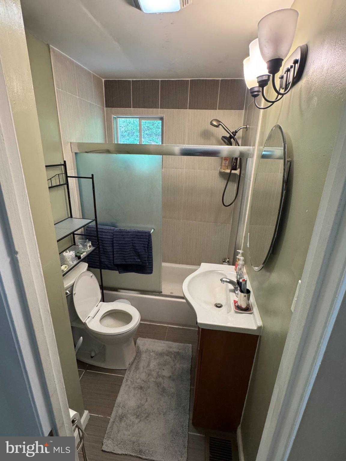 LAKE FRONT ROYAL - Residential