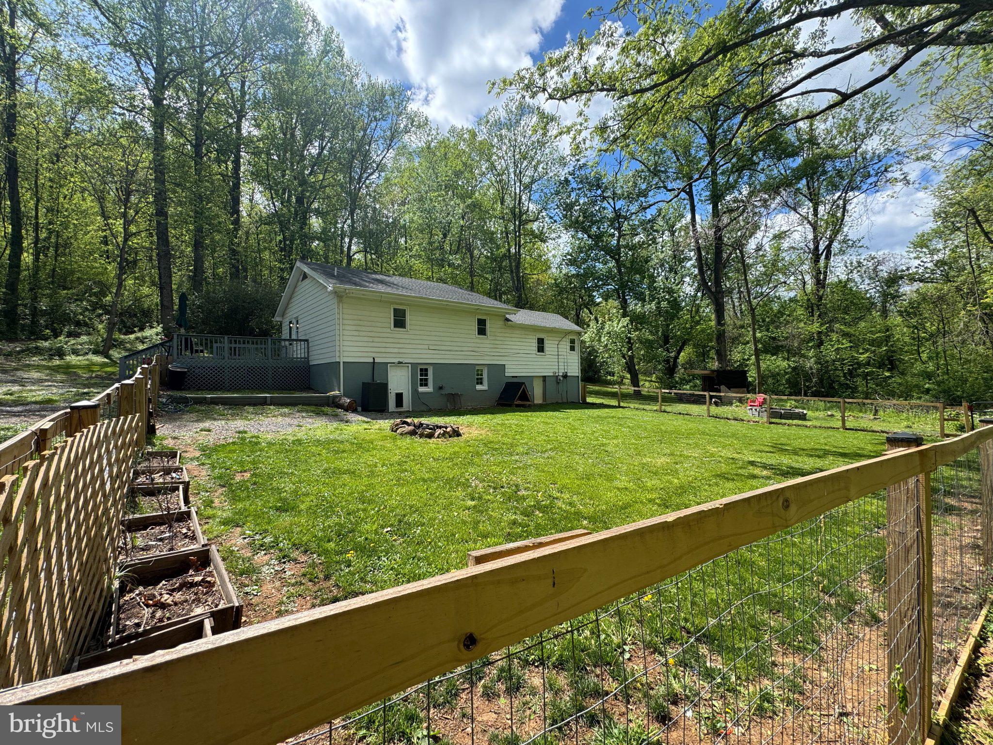 LAKE FRONT ROYAL - Residential