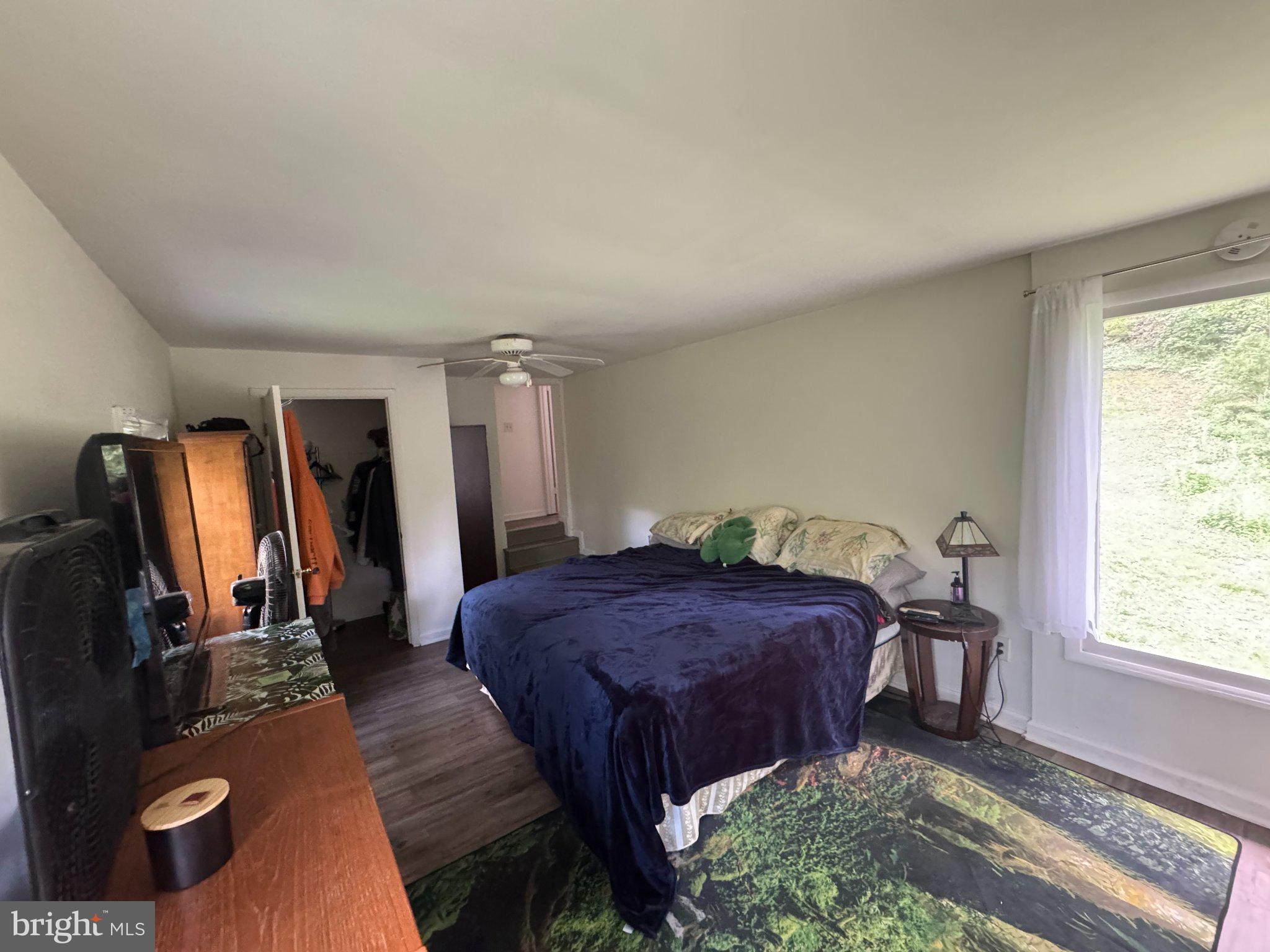 LAKE FRONT ROYAL - Residential