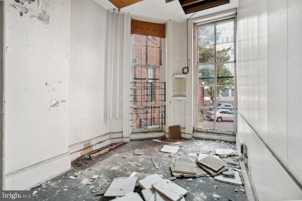 MOUNT VERNON - Commercial Sale